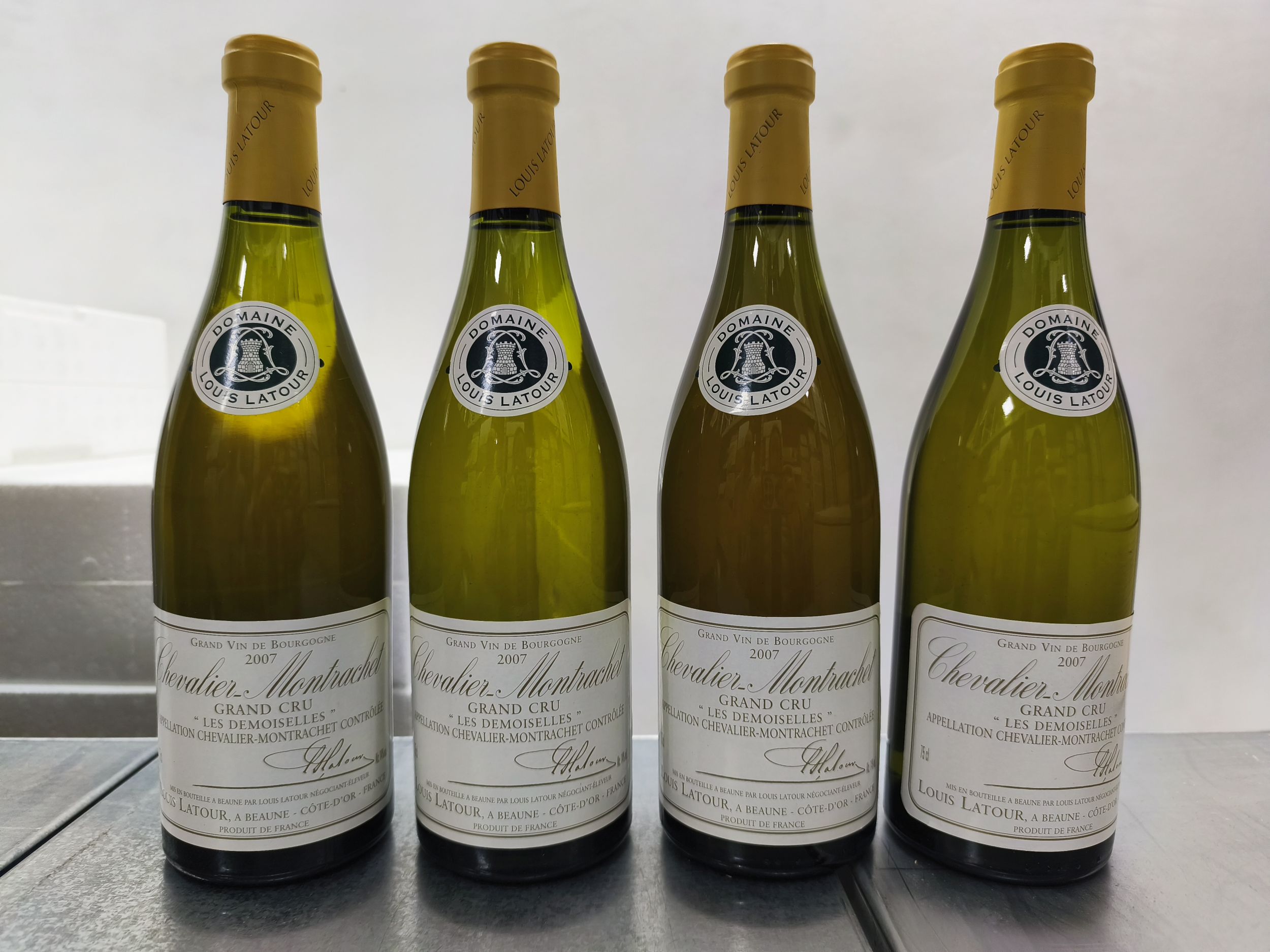 4 bouteilles  CHEVALIER-MONTRACHET,