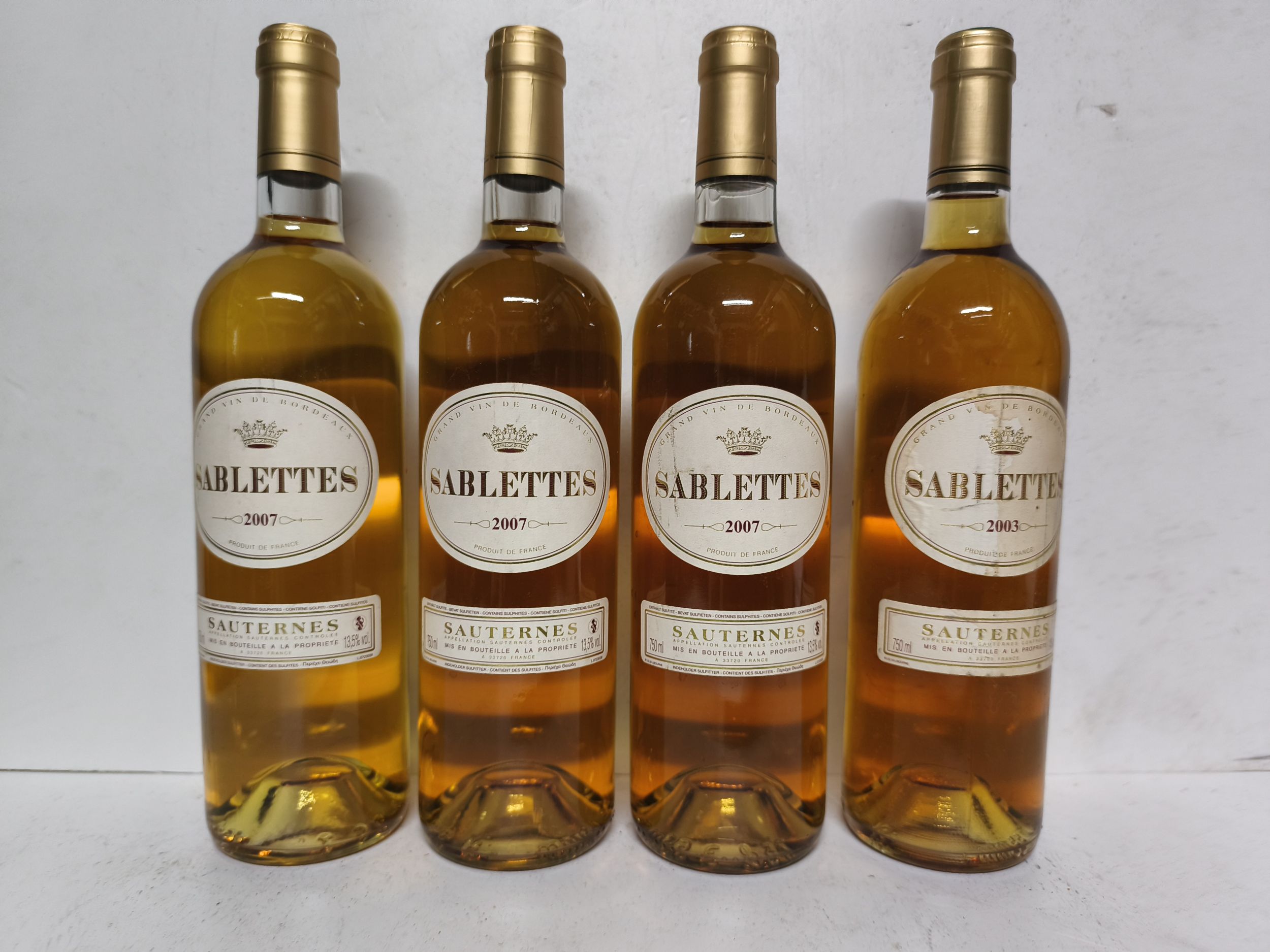 2 bouteilles BLANCS DIVERS :  | H&ocirc;tel Des Ventes de Monte-Carlo