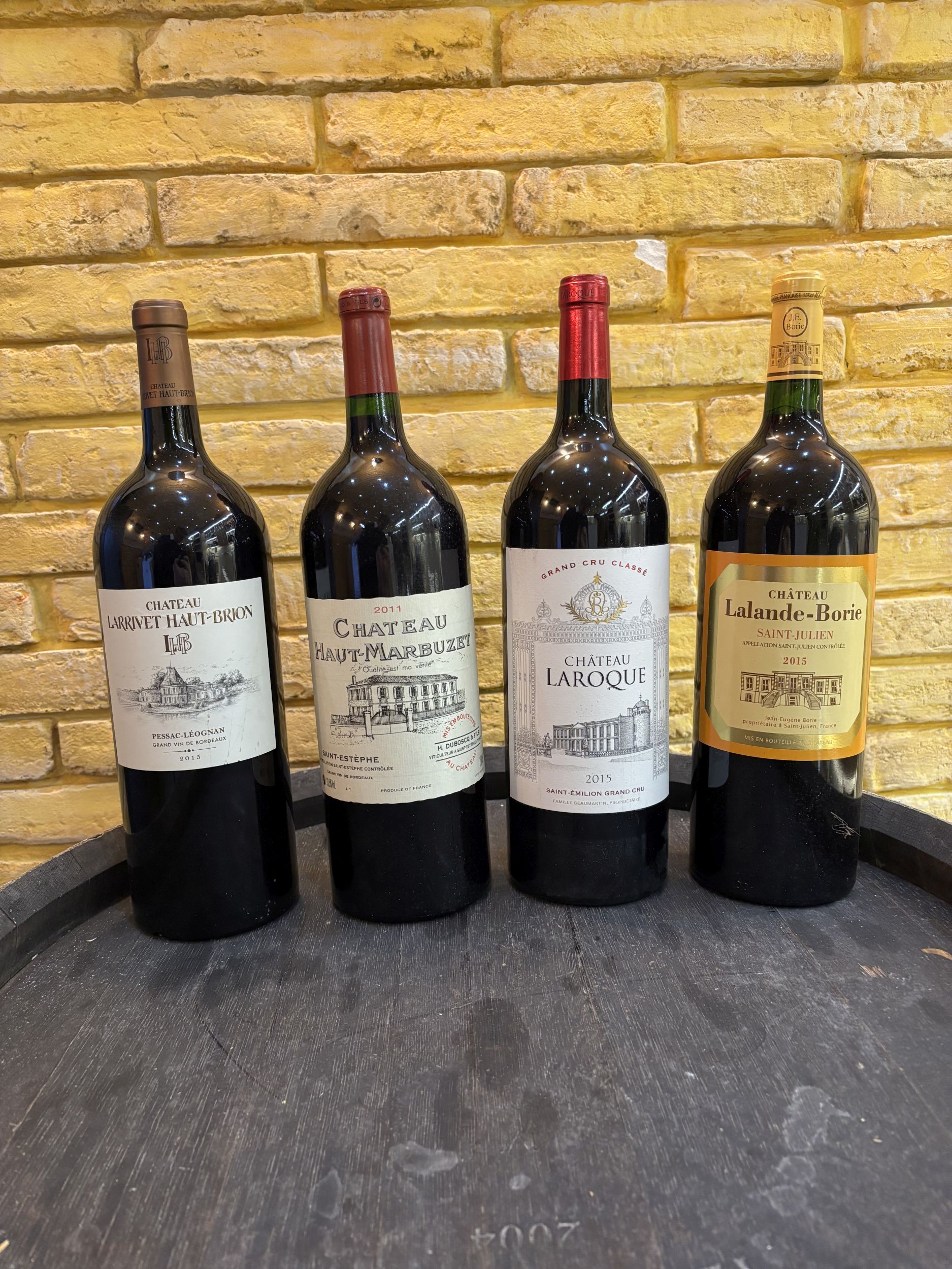 2 bouteilles BLANCS DIVERS :  | H&ocirc;tel Des Ventes de Monte-Carlo