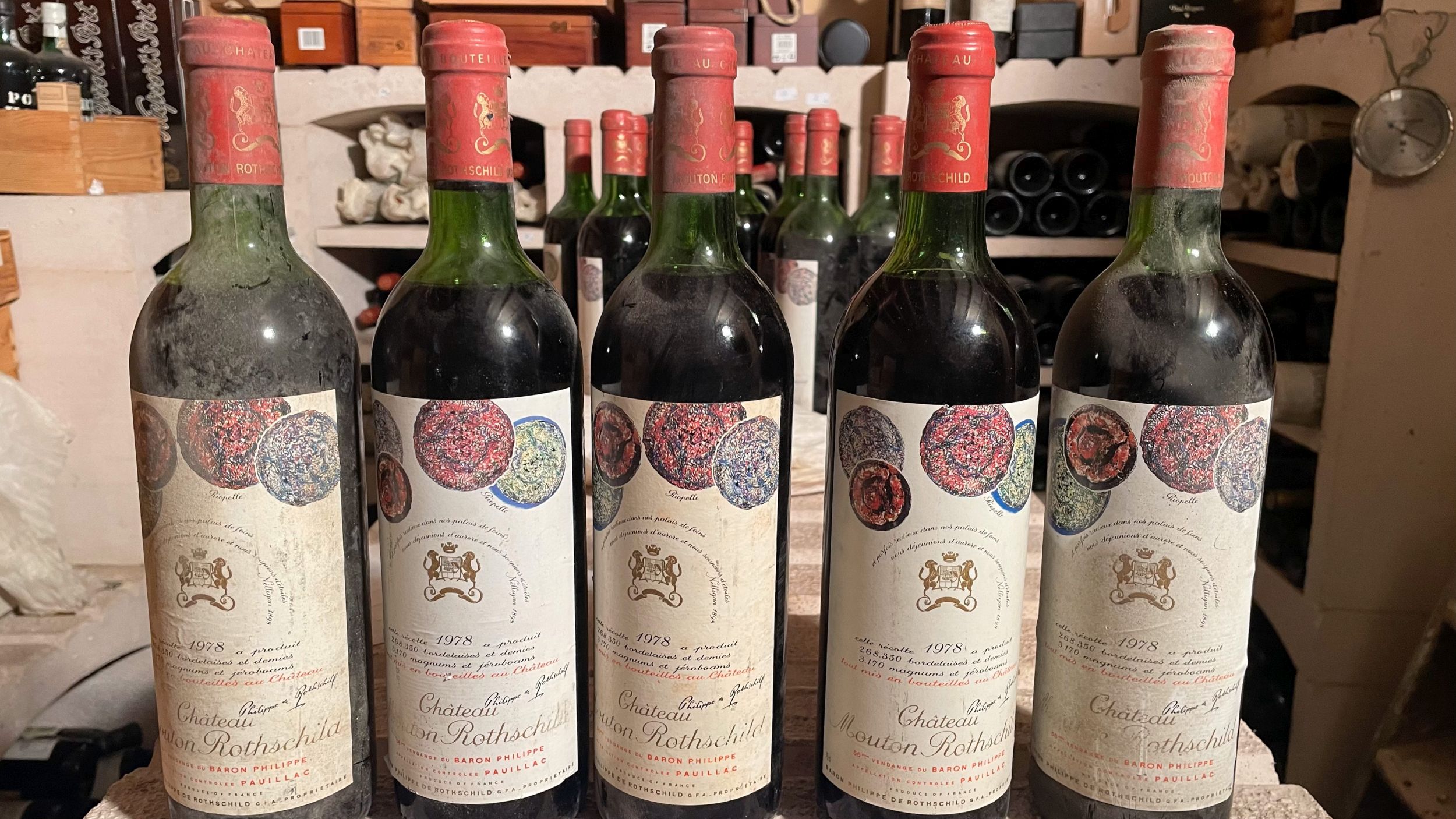 4 bouteilles :  | H&ocirc;tel Des Ventes de Monte-Carlo