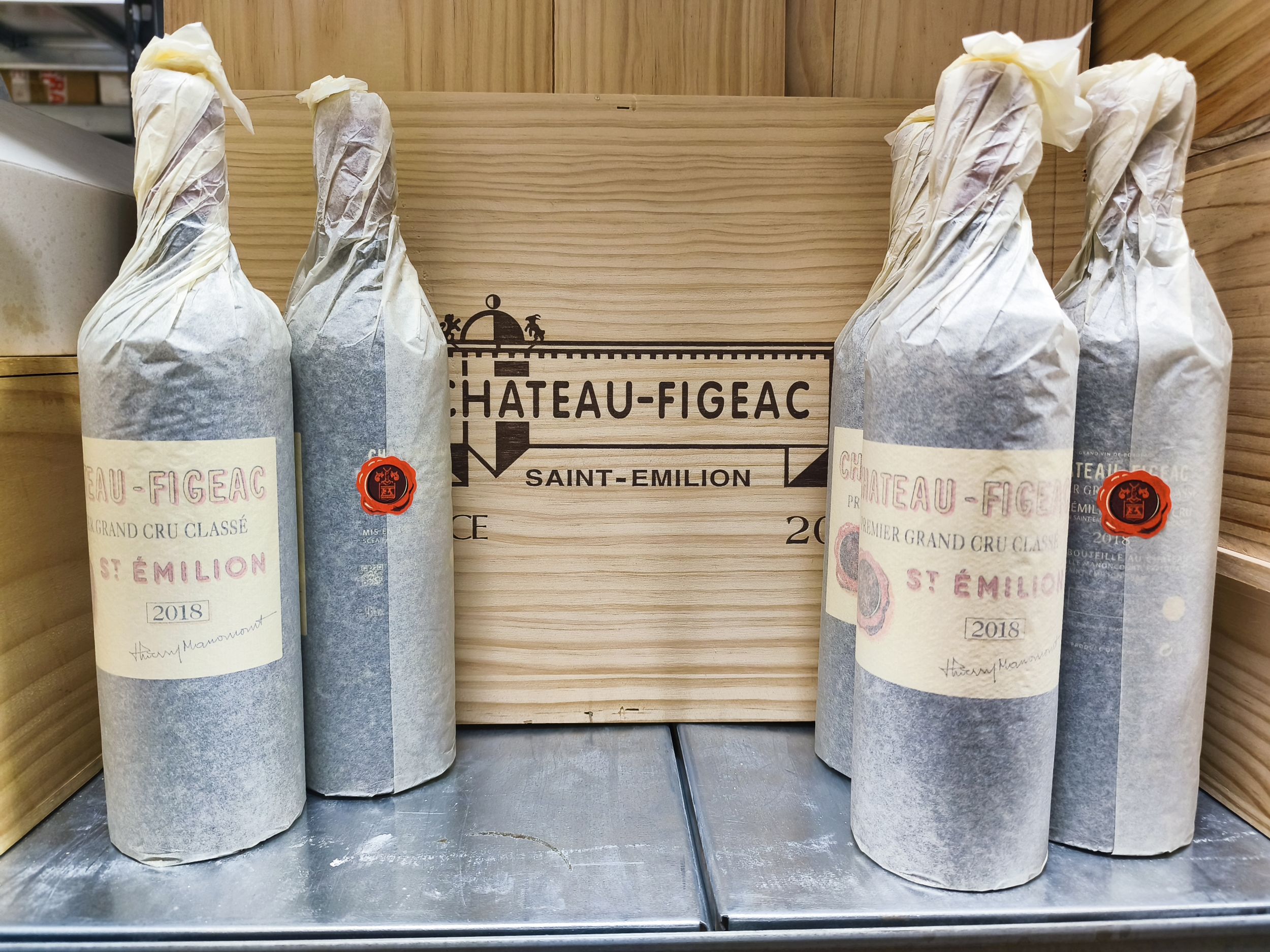 1  bouteille  PETRUS,:  | H&ocirc;tel Des Ventes de Monte-Carlo