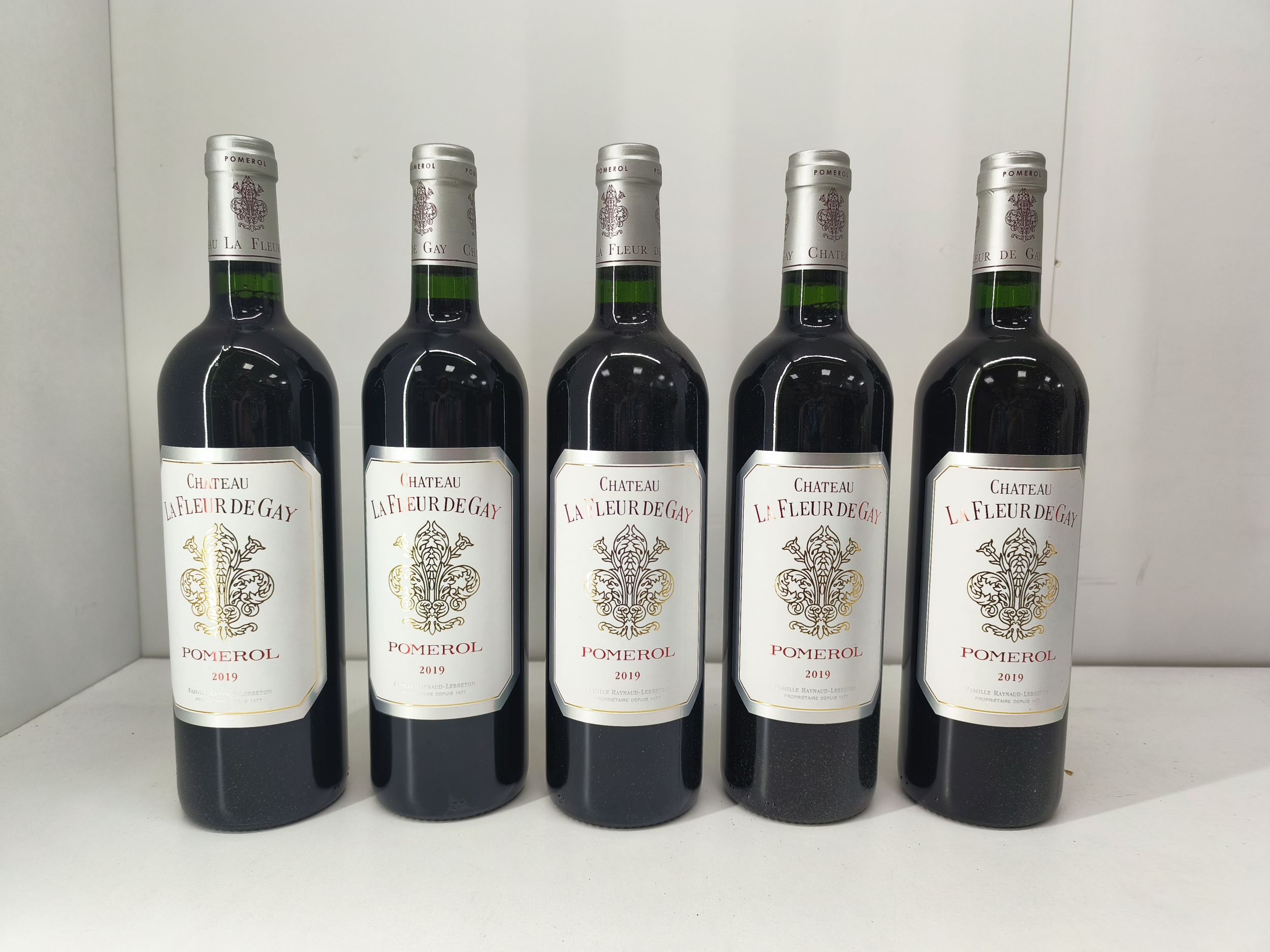 1  bouteille  PETRUS,:  | H&ocirc;tel Des Ventes de Monte-Carlo