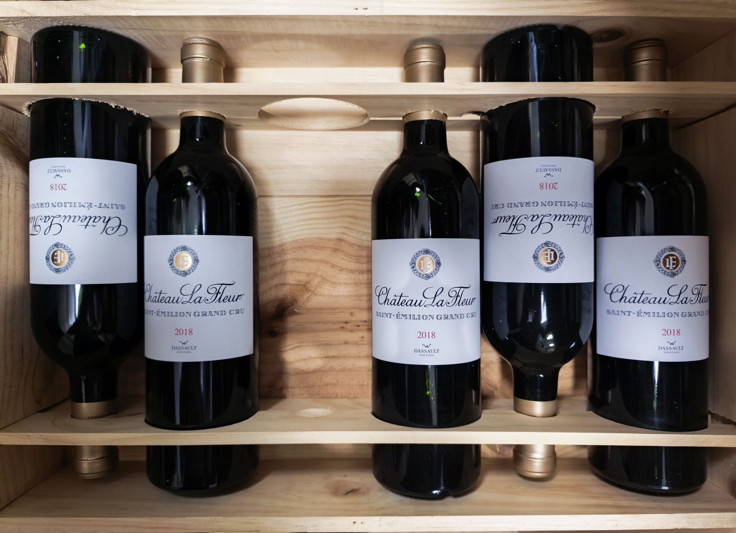 1  bouteille  PETRUS,:  | H&ocirc;tel Des Ventes de Monte-Carlo
