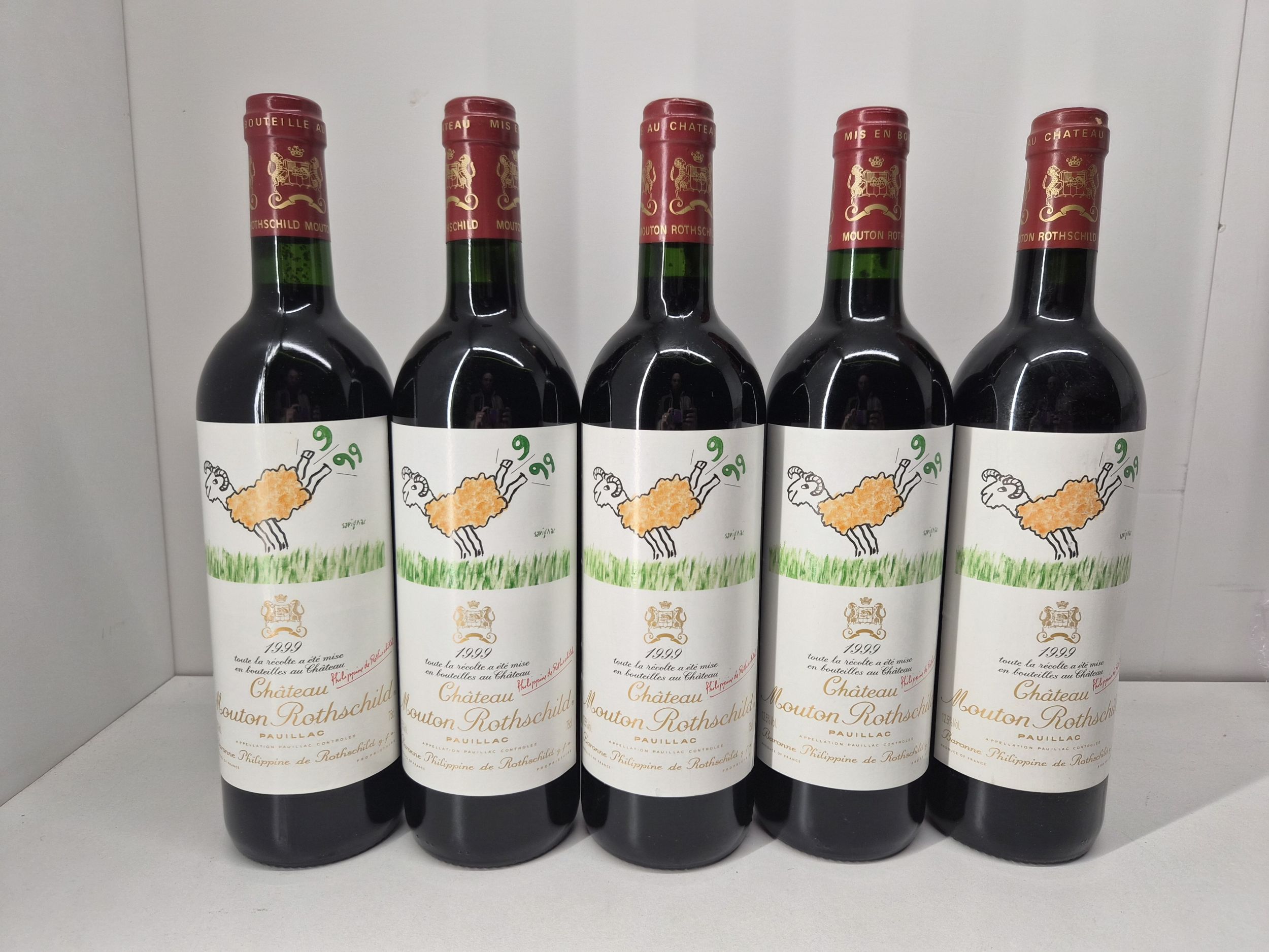 1  bouteille  PETRUS,:  | H&ocirc;tel Des Ventes de Monte-Carlo