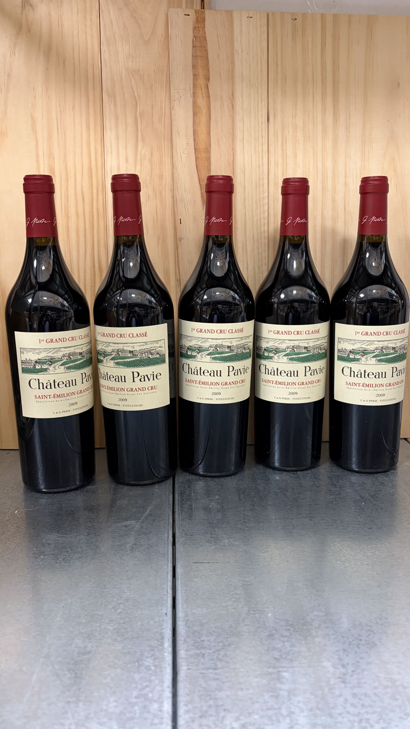 1  bouteille  PETRUS,:  | H&ocirc;tel Des Ventes de Monte-Carlo