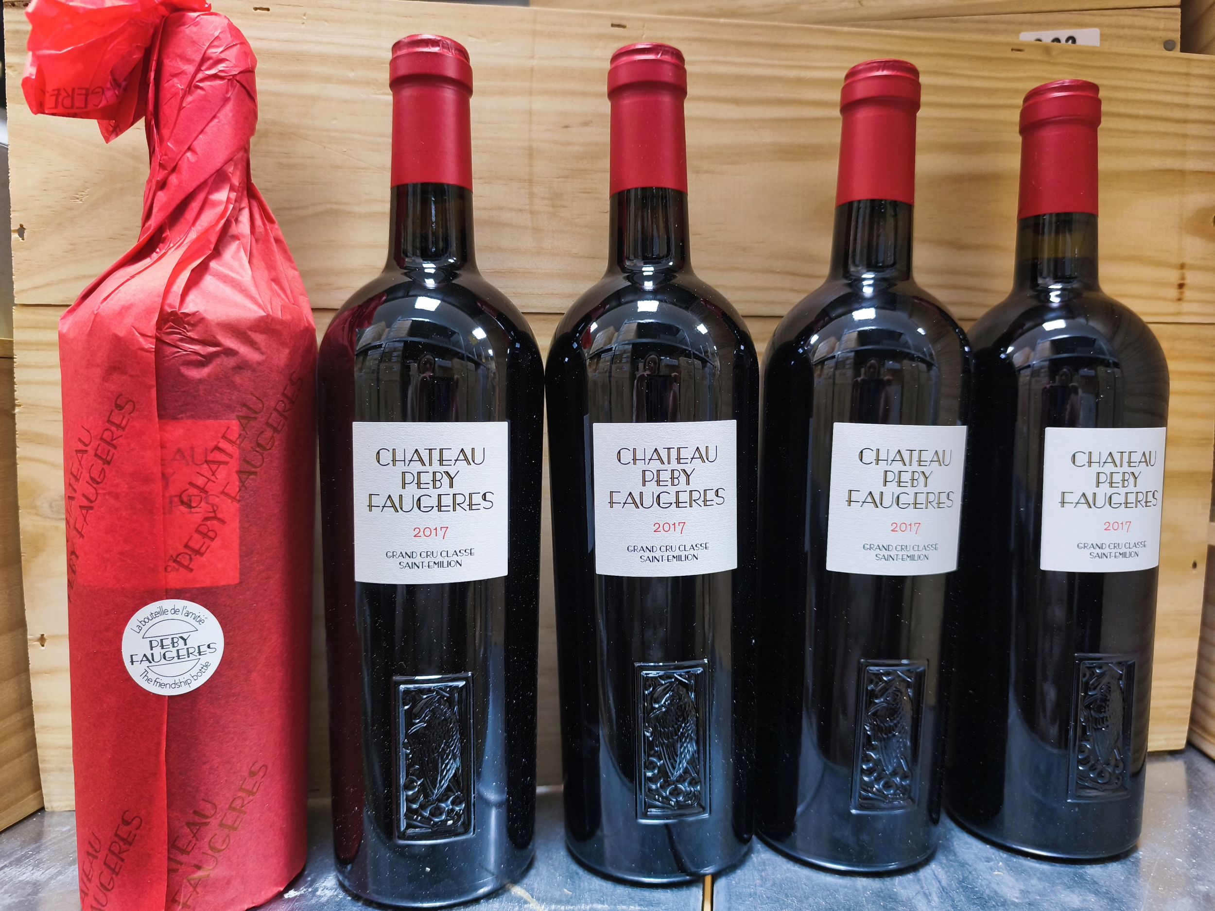 1  bouteille  PETRUS,:  | H&ocirc;tel Des Ventes de Monte-Carlo
