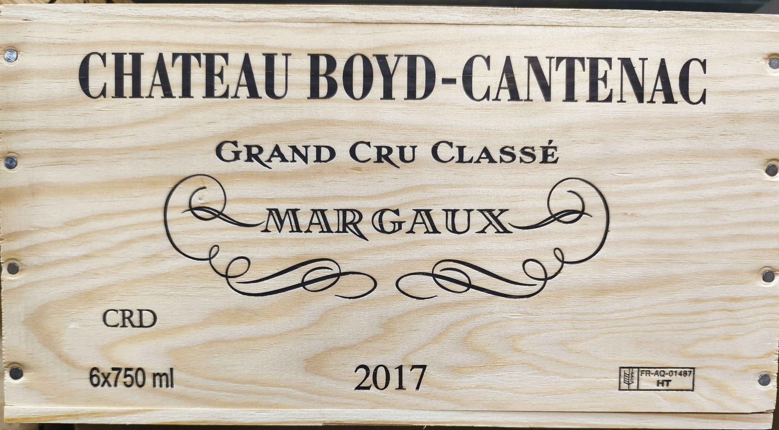 1  bouteille  PETRUS,:  | H&ocirc;tel Des Ventes de Monte-Carlo