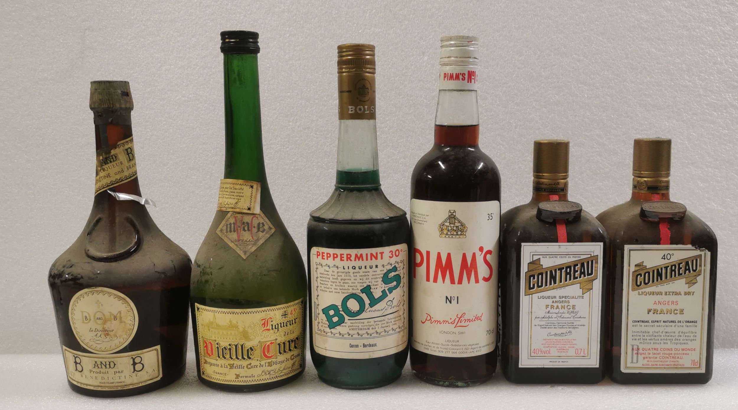 4 bouteilles :  | H&ocirc;tel Des Ventes de Monte-Carlo