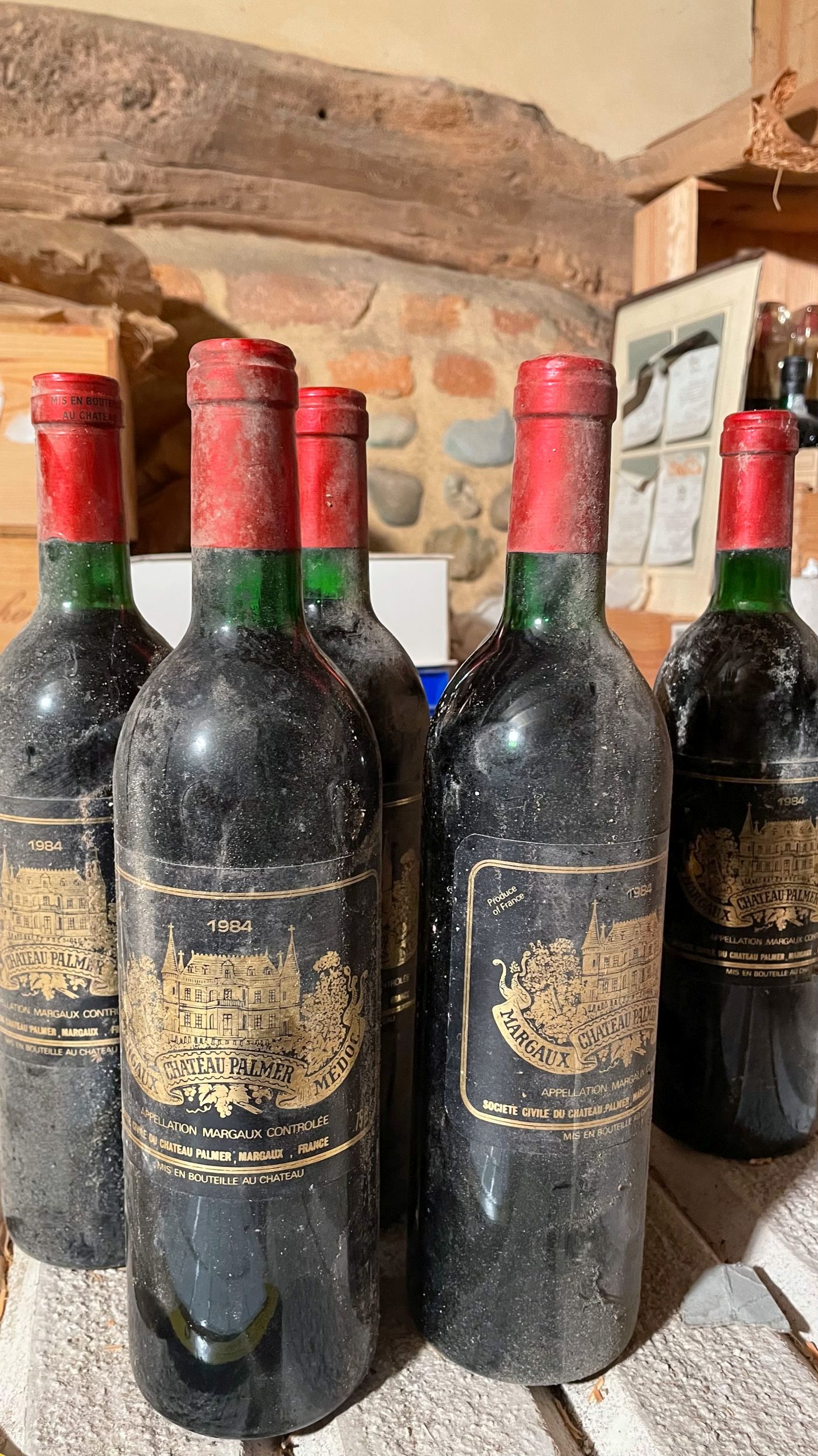 4 bouteilles :  | H&ocirc;tel Des Ventes de Monte-Carlo