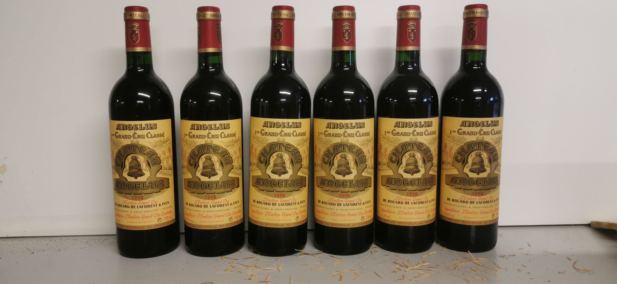 4 bouteilles :  | H&ocirc;tel Des Ventes de Monte-Carlo