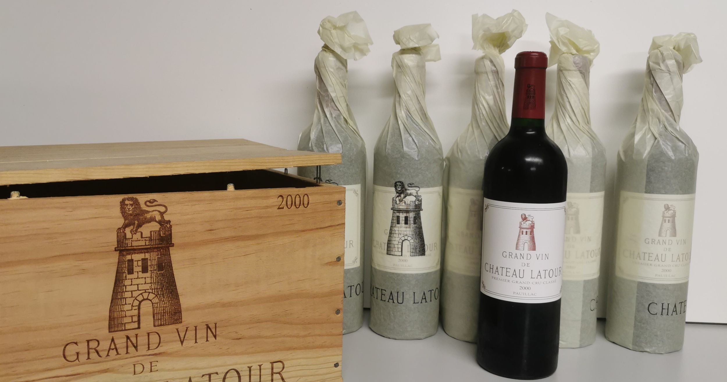 4 bouteilles :  | H&ocirc;tel Des Ventes de Monte-Carlo
