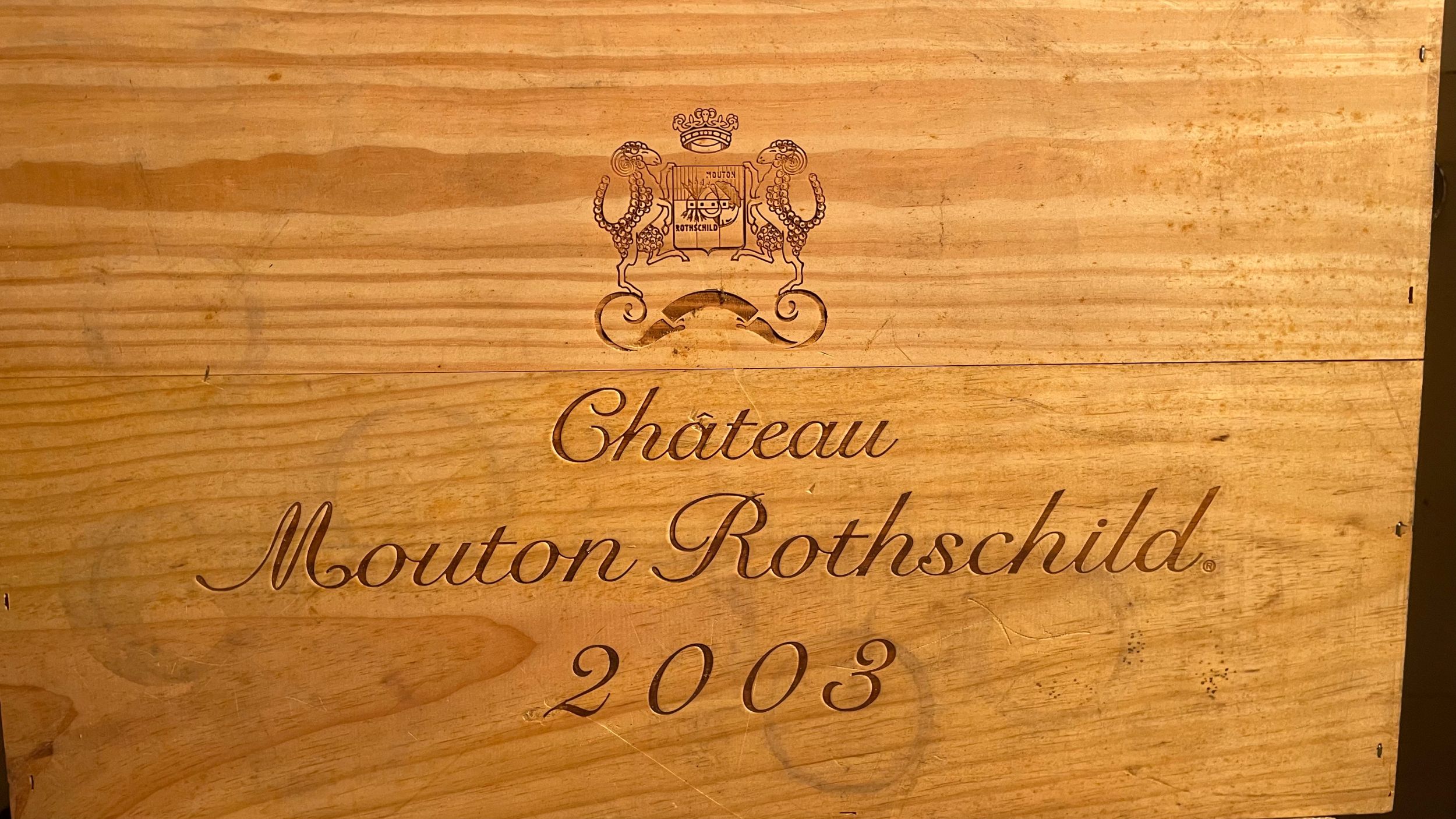 4 bouteilles :  | H&ocirc;tel Des Ventes de Monte-Carlo