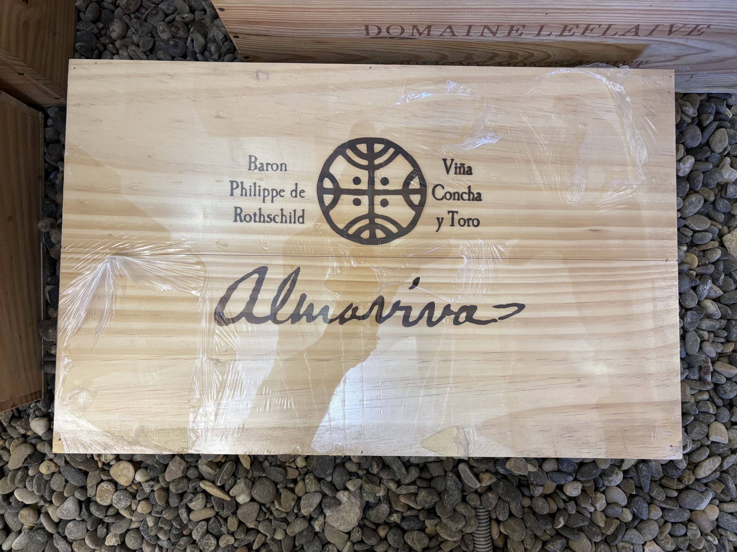 6 BOUTEILLES ALMAVIVA:  | H&ocirc;tel Des Ventes de Monte-Carlo