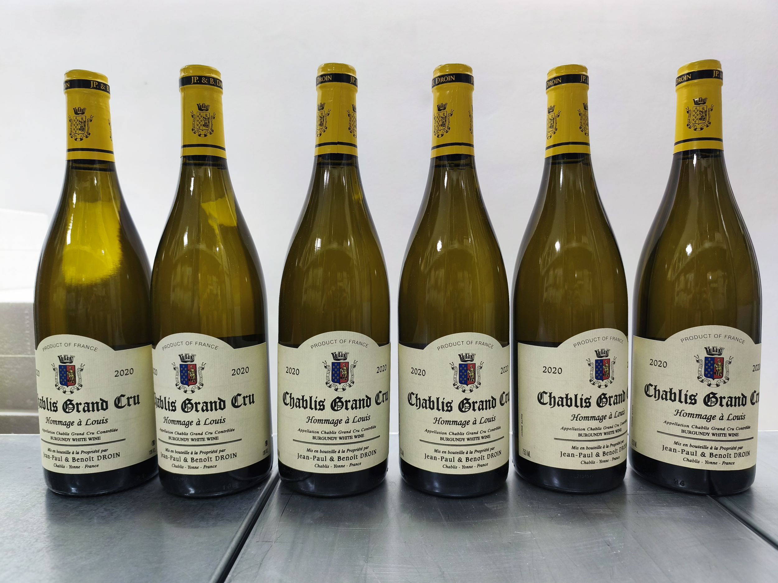 4 bouteilles BOURGOGNE:  | H&ocirc;tel Des Ventes de Monte-Carlo