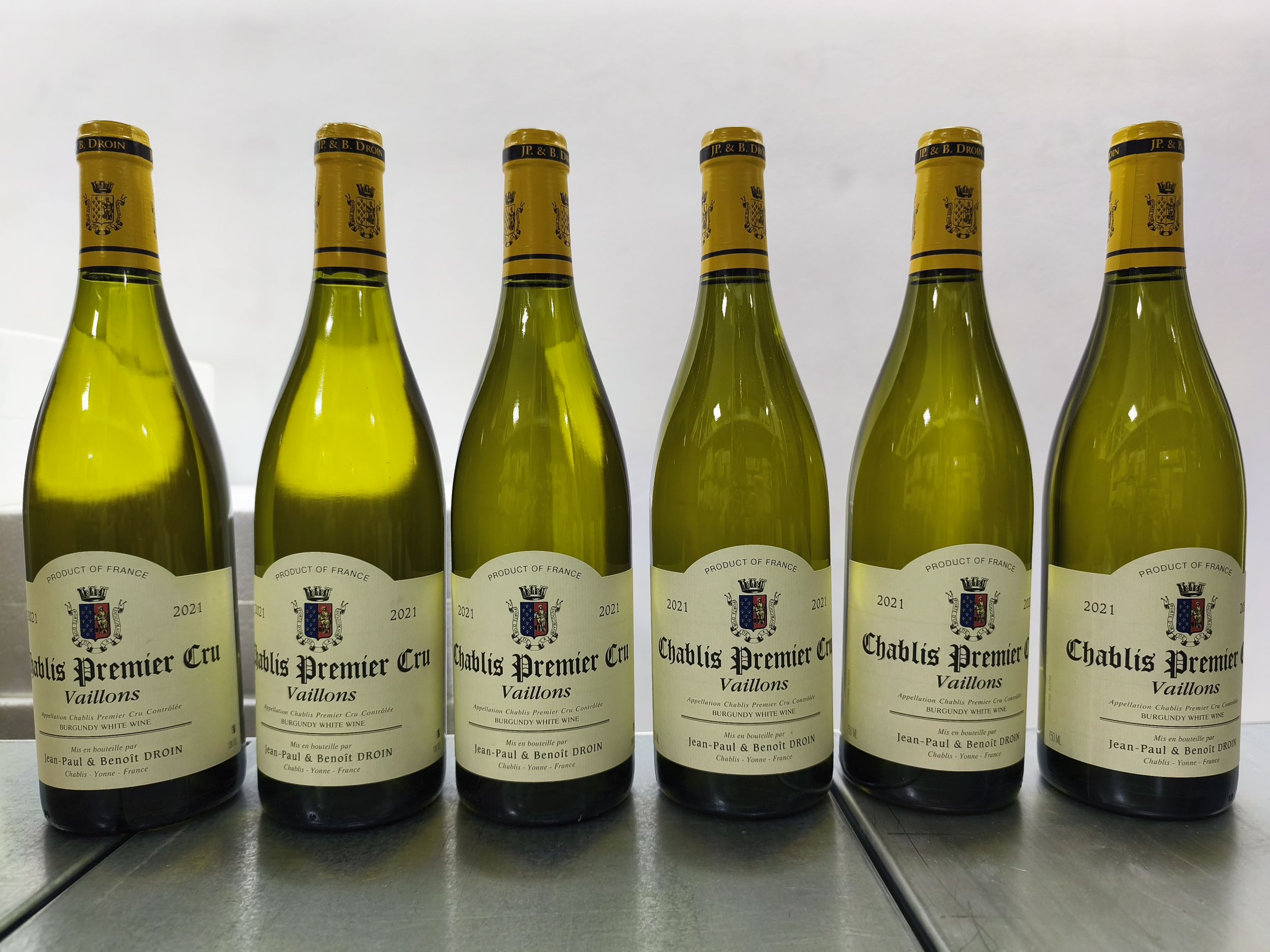 4 bouteilles BOURGOGNE:  | H&ocirc;tel Des Ventes de Monte-Carlo