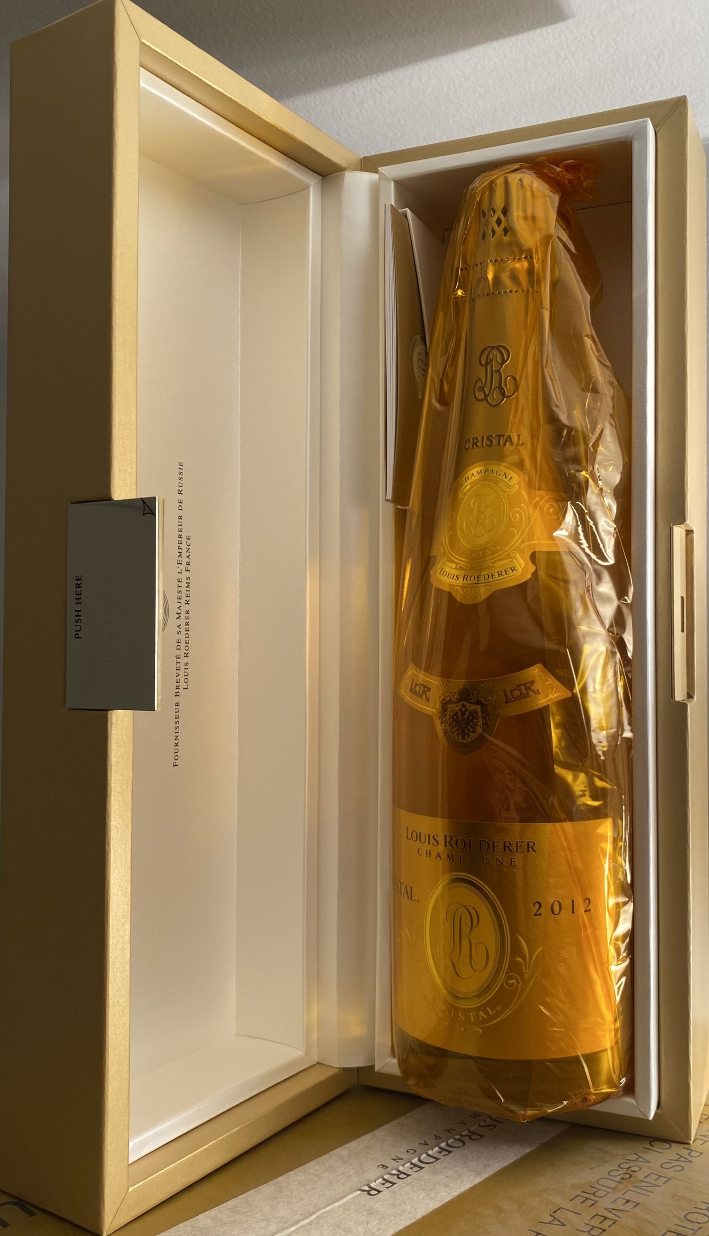 1 bouteille CHAMPAGNE :  | H&ocirc;tel Des Ventes de Monte-Carlo