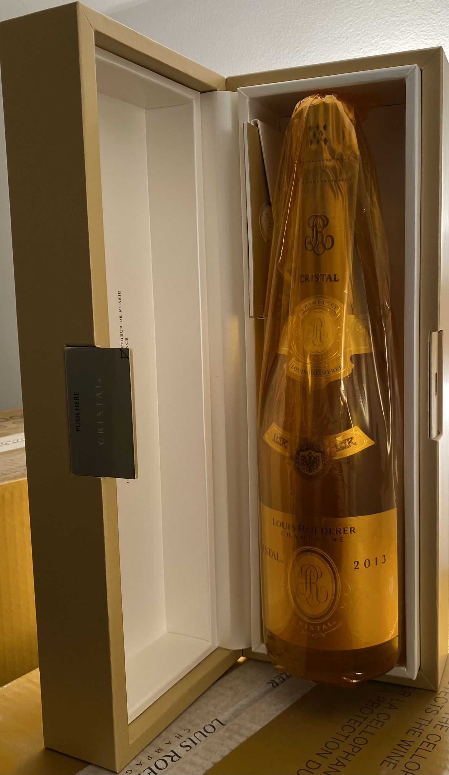1 bouteille CHAMPAGNE :  | H&ocirc;tel Des Ventes de Monte-Carlo