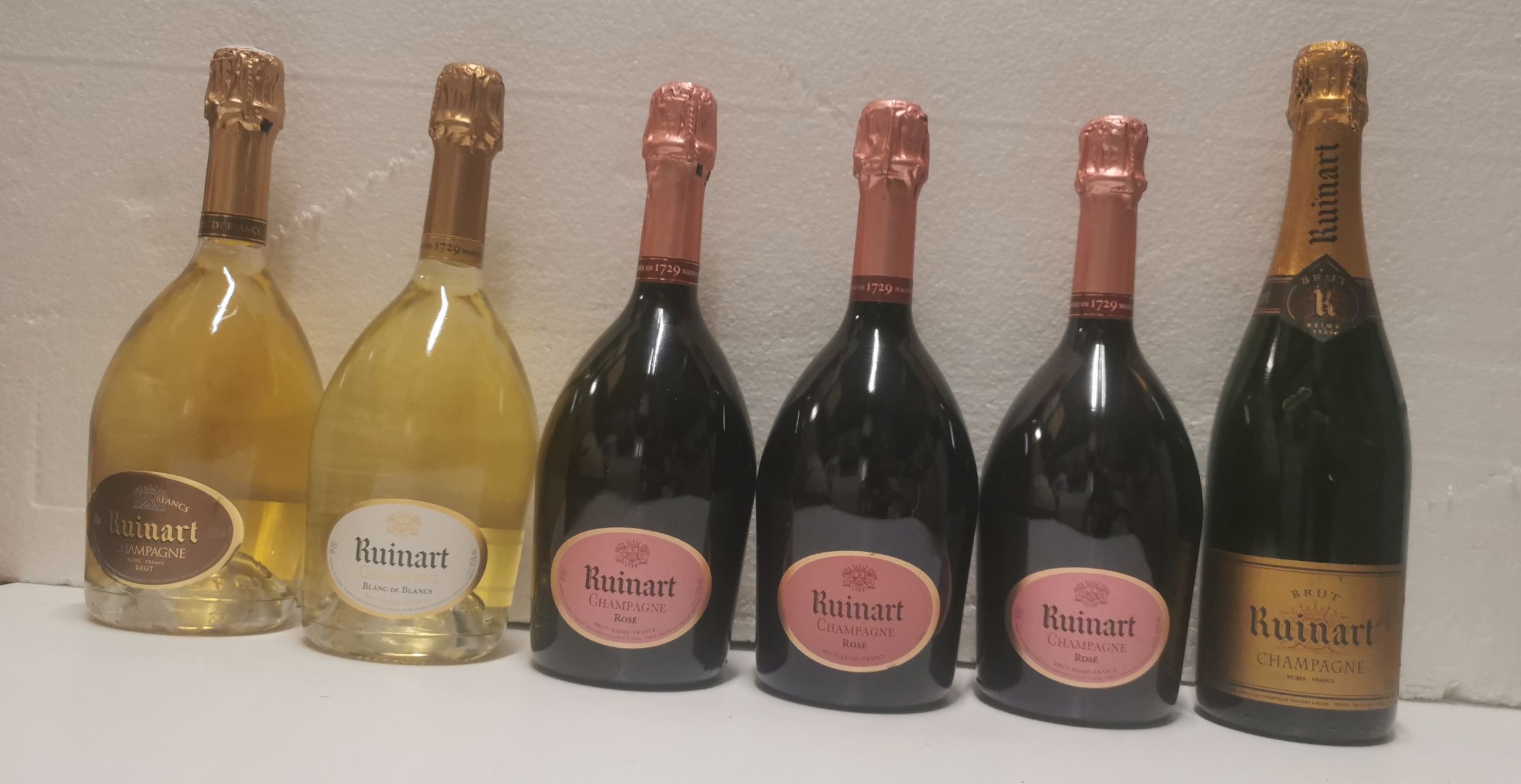 6 bouteilles CHAMPAGNE :  | H&ocirc;tel Des Ventes de Monte-Carlo
