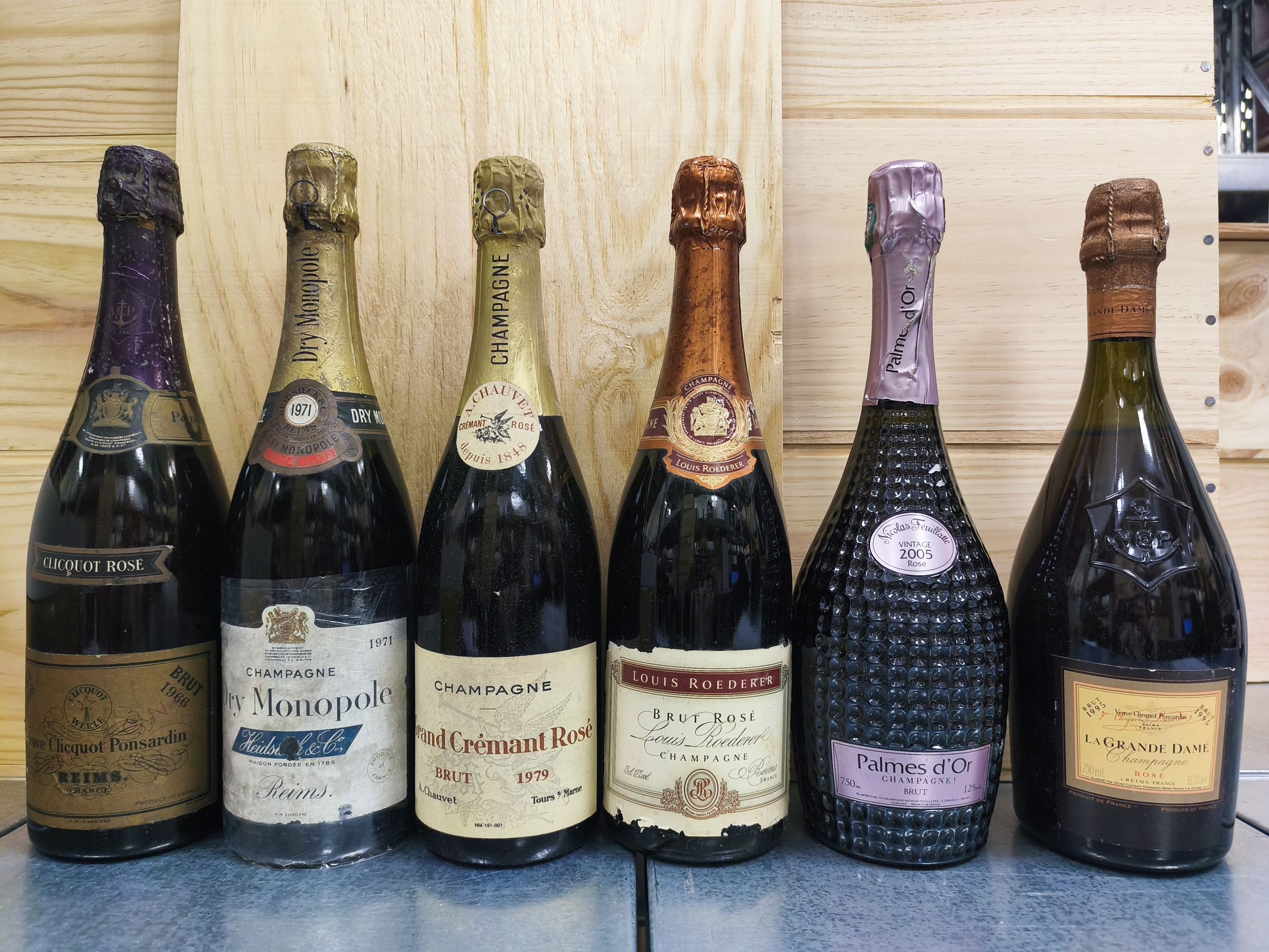 6 bouteilles  CHAMPAGNE  "Rosé",