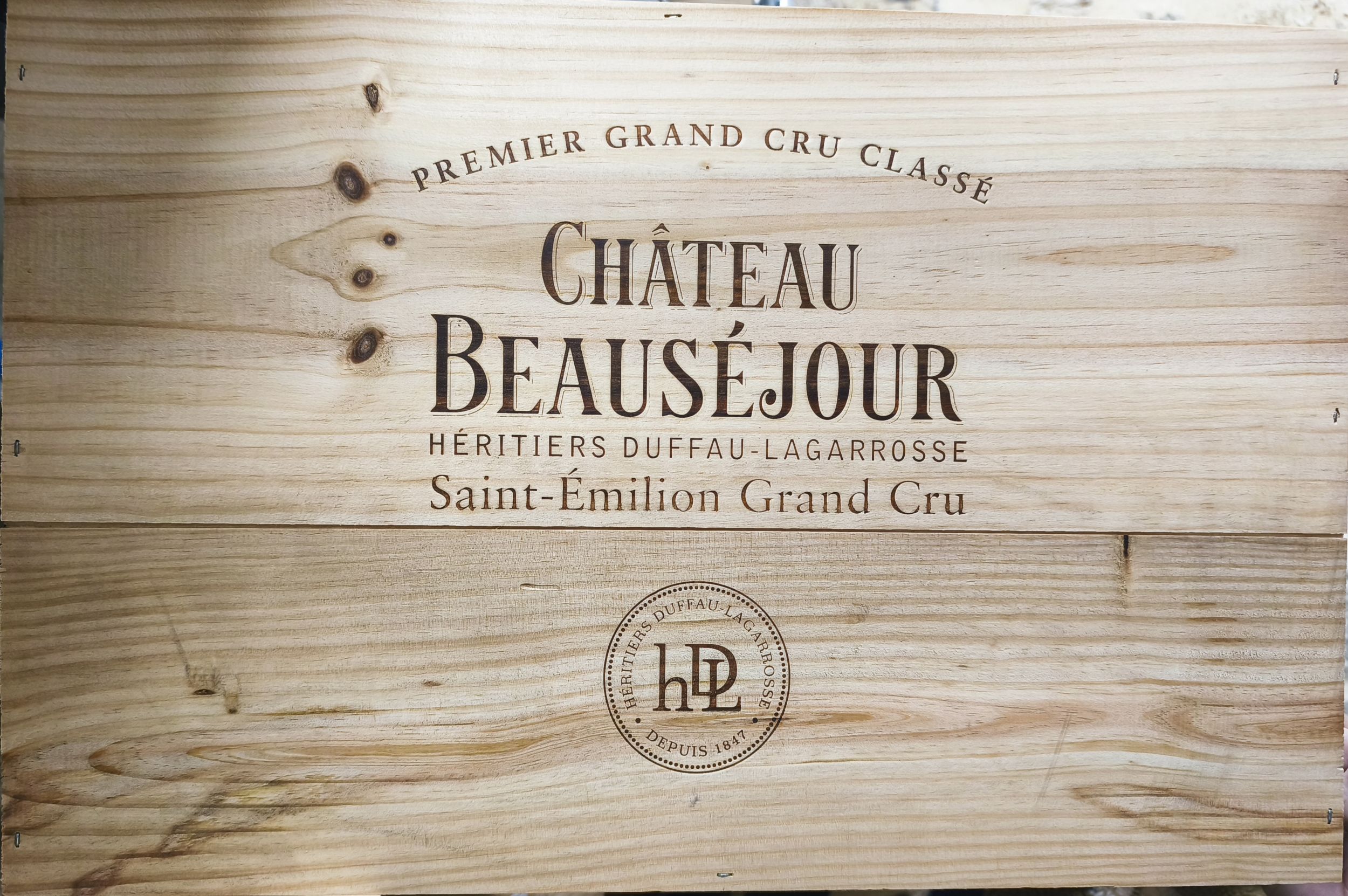 1  bouteille  PETRUS,:  | H&ocirc;tel Des Ventes de Monte-Carlo