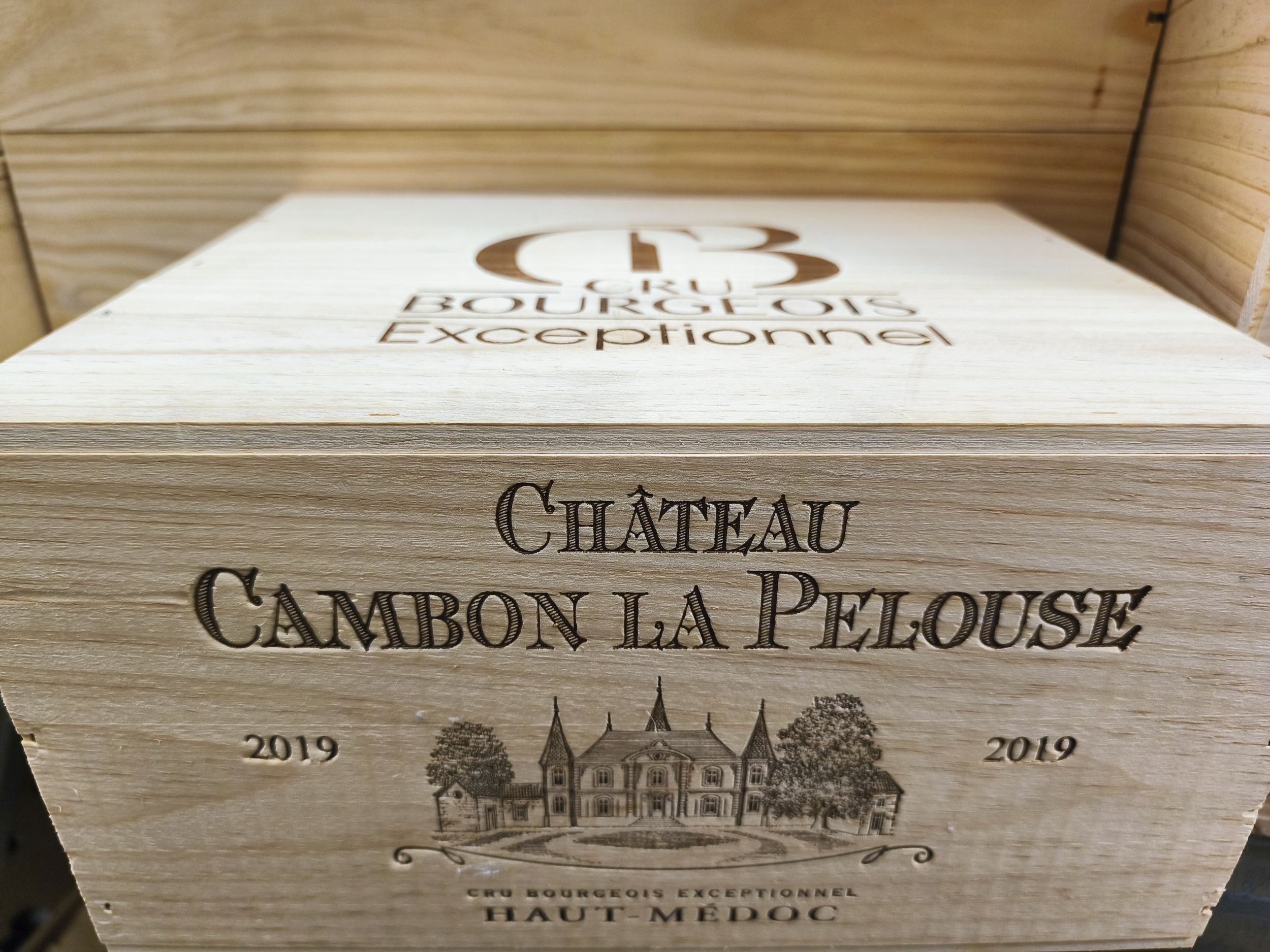 1  bouteille  PETRUS,:  | H&ocirc;tel Des Ventes de Monte-Carlo