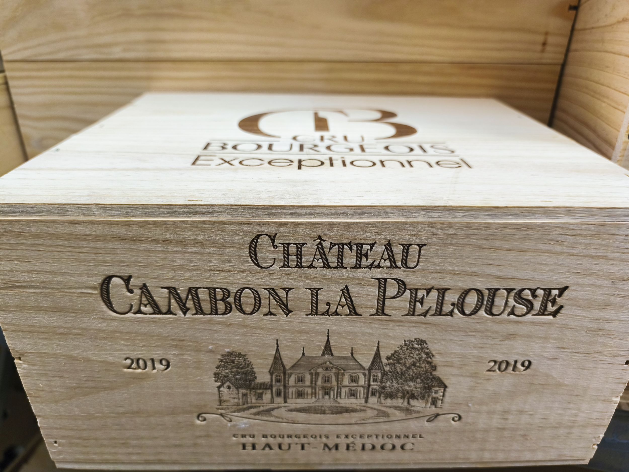 1  bouteille  PETRUS,:  | H&ocirc;tel Des Ventes de Monte-Carlo