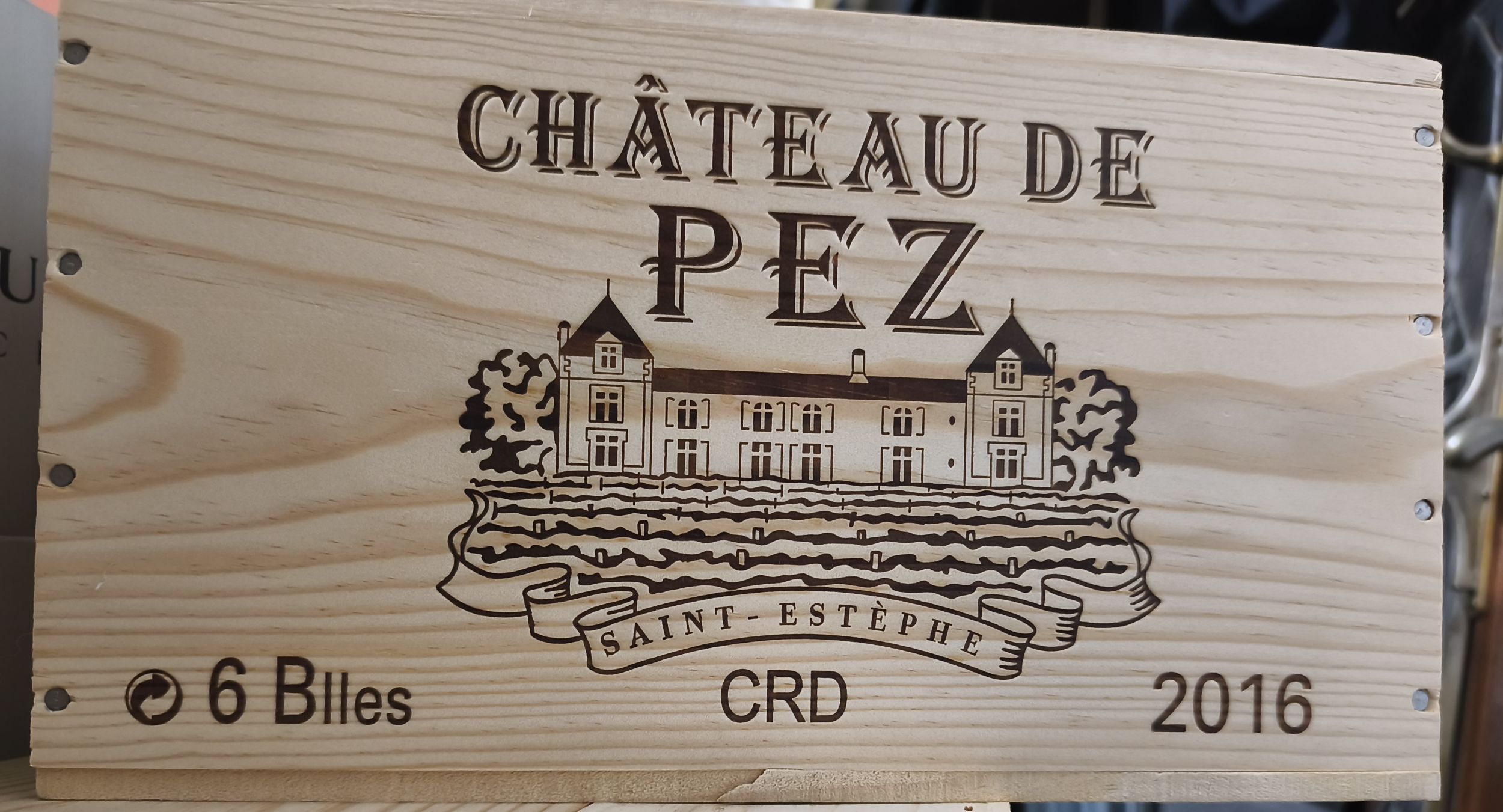 2 bouteilles BLANCS DIVERS :  | H&ocirc;tel Des Ventes de Monte-Carlo