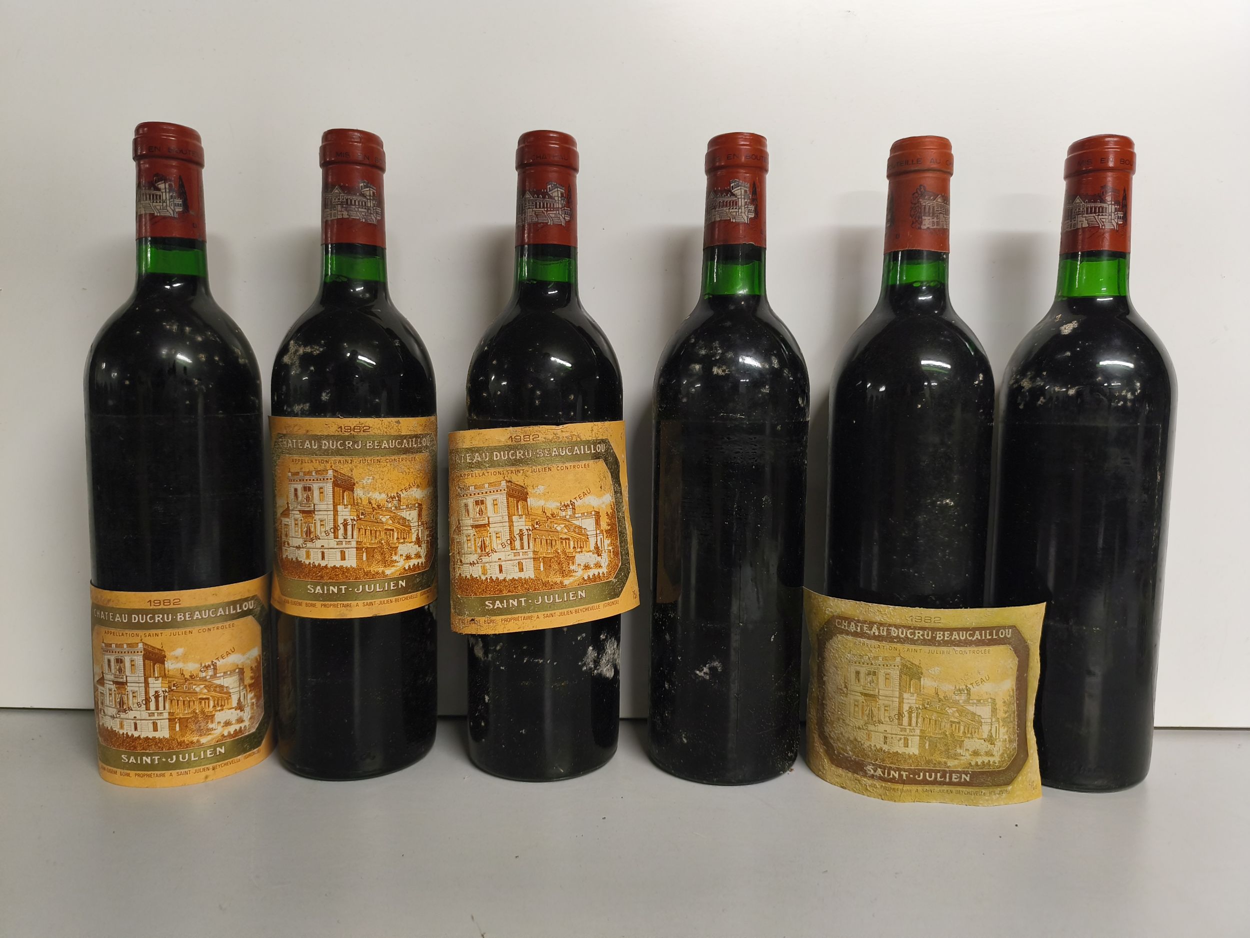 2 bouteilles BLANCS DIVERS :  | H&ocirc;tel Des Ventes de Monte-Carlo