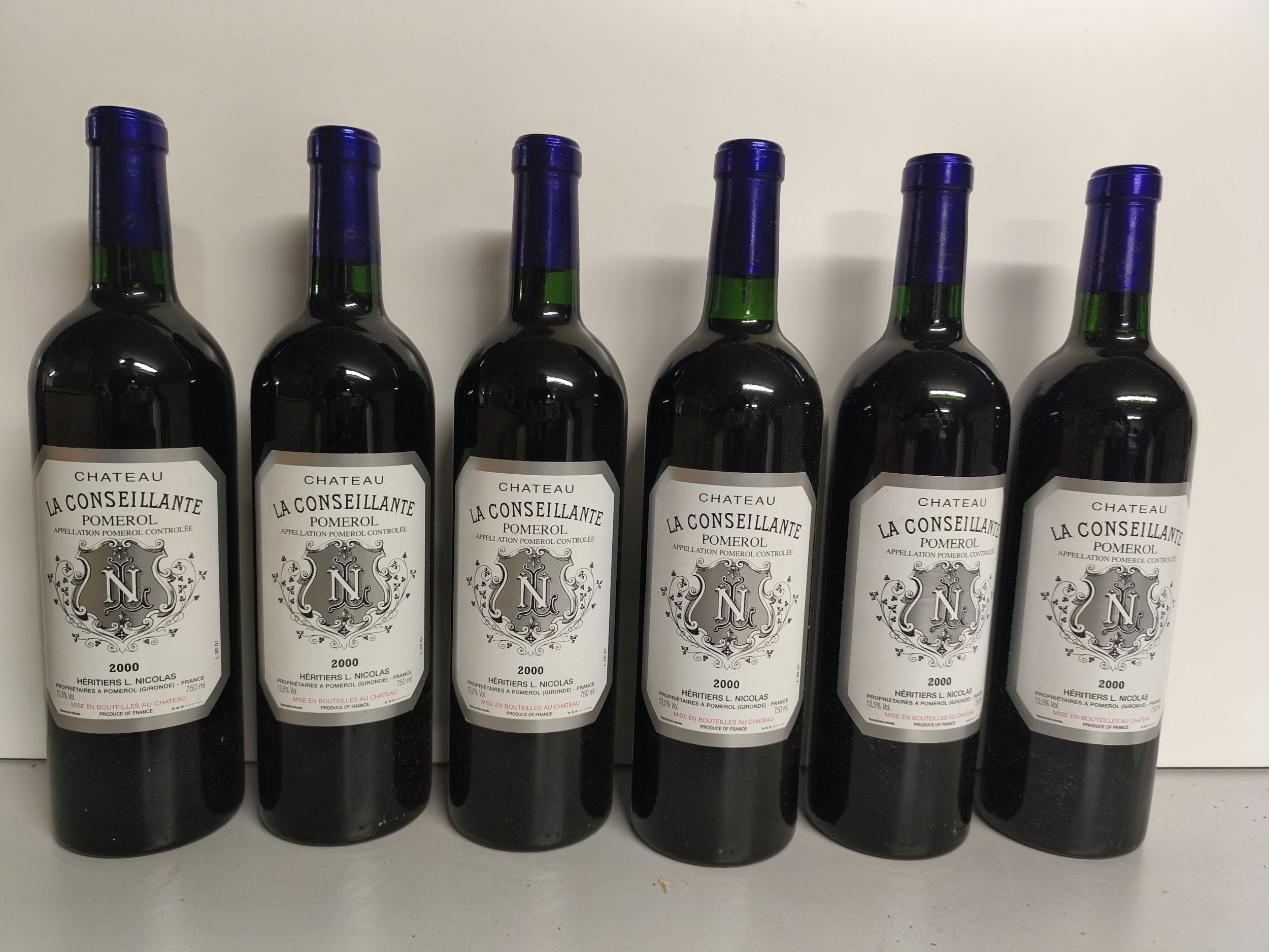 2 bouteilles BLANCS DIVERS :  | H&ocirc;tel Des Ventes de Monte-Carlo