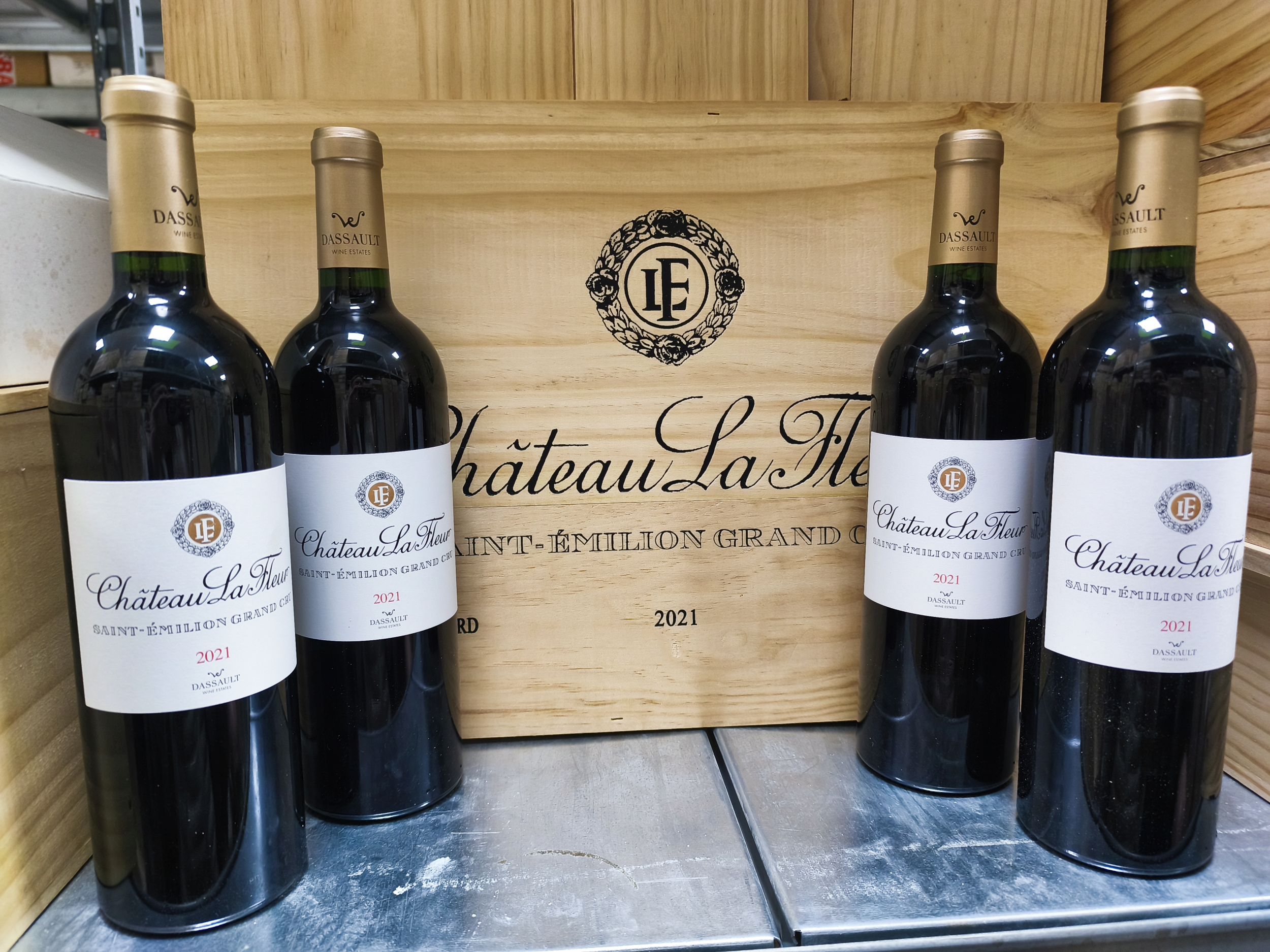 1  bouteille  PETRUS,:  | H&ocirc;tel Des Ventes de Monte-Carlo