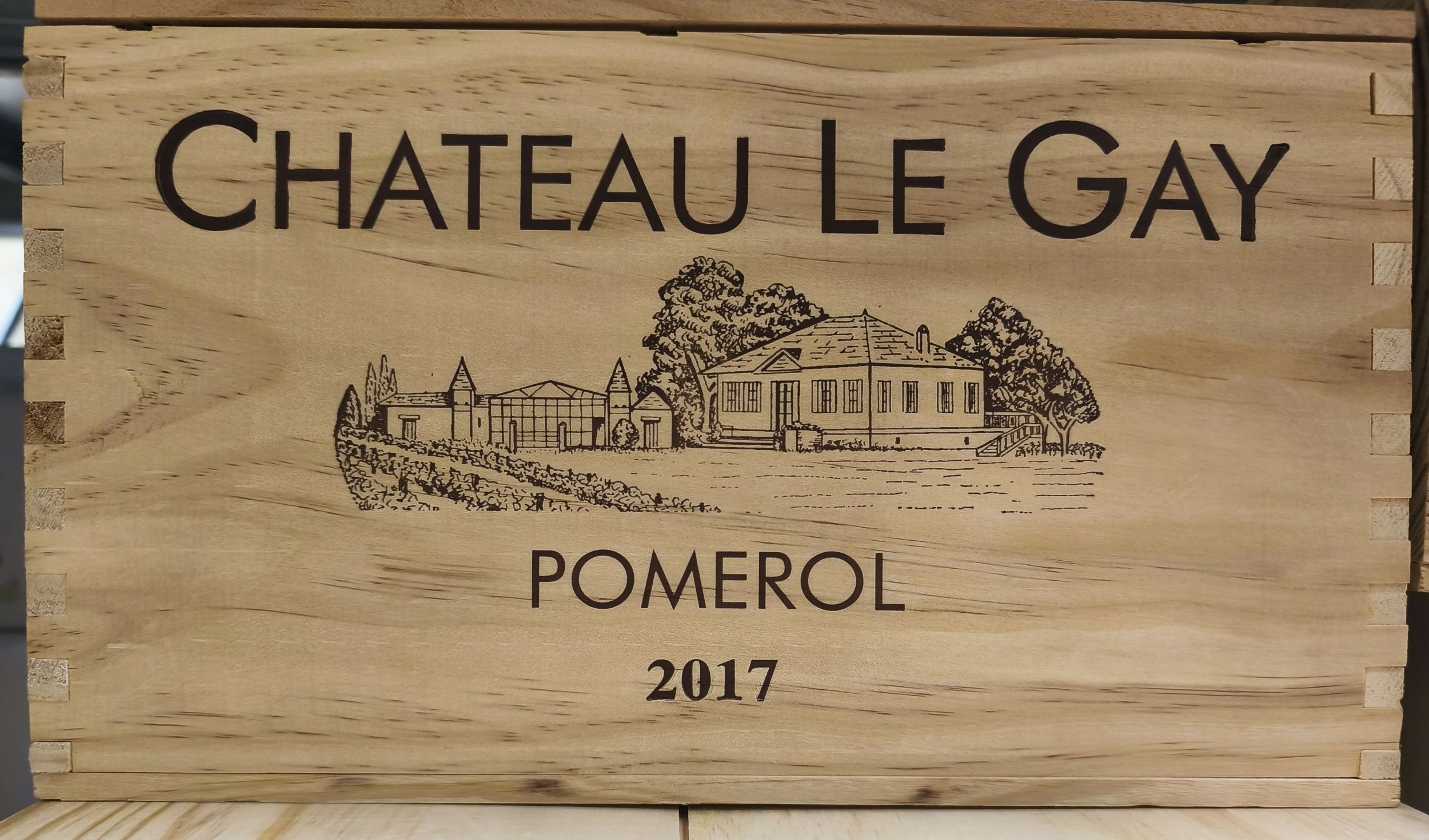 1  bouteille  PETRUS,:  | H&ocirc;tel Des Ventes de Monte-Carlo