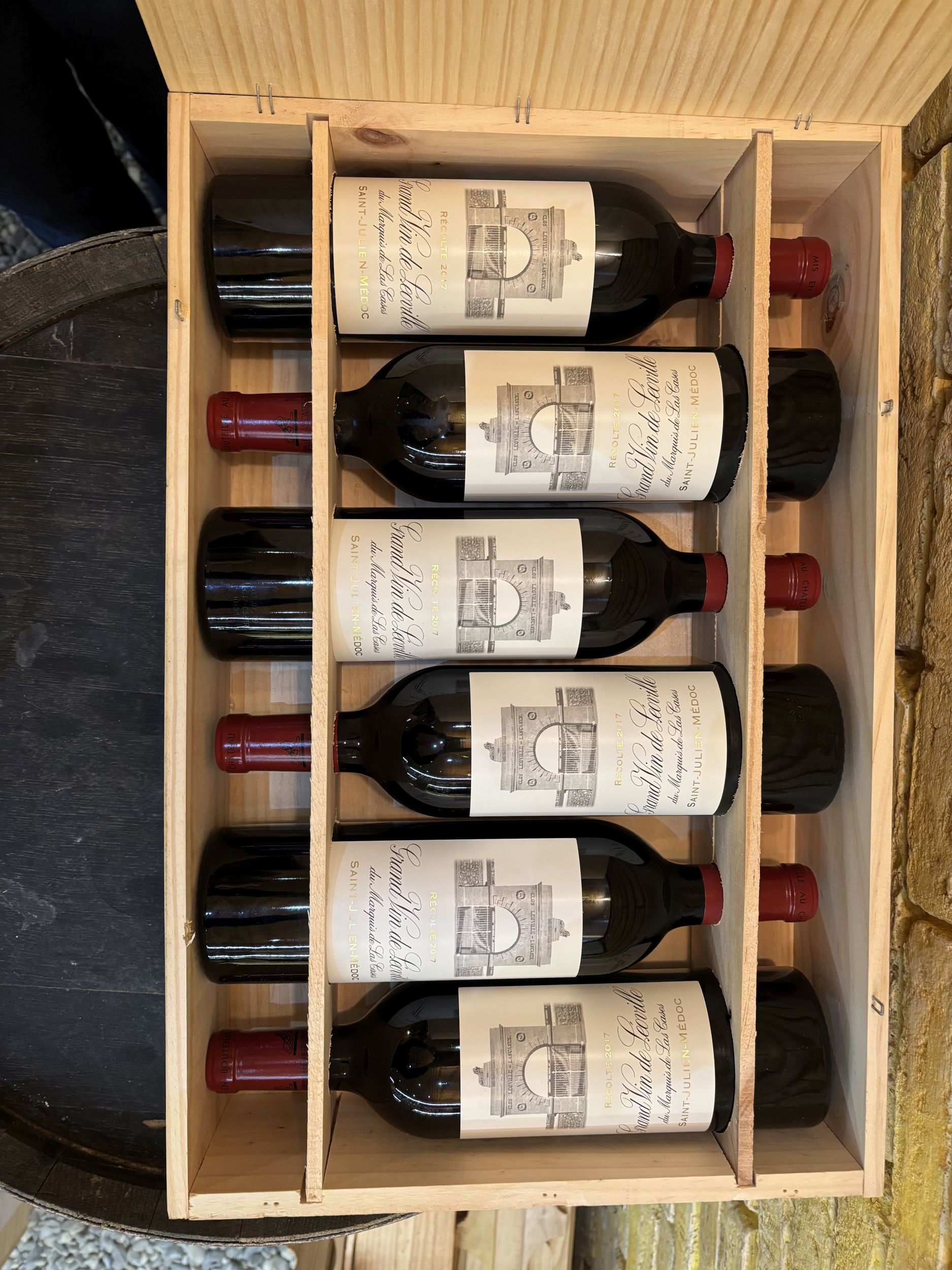 1  bouteille  PETRUS,:  | H&ocirc;tel Des Ventes de Monte-Carlo