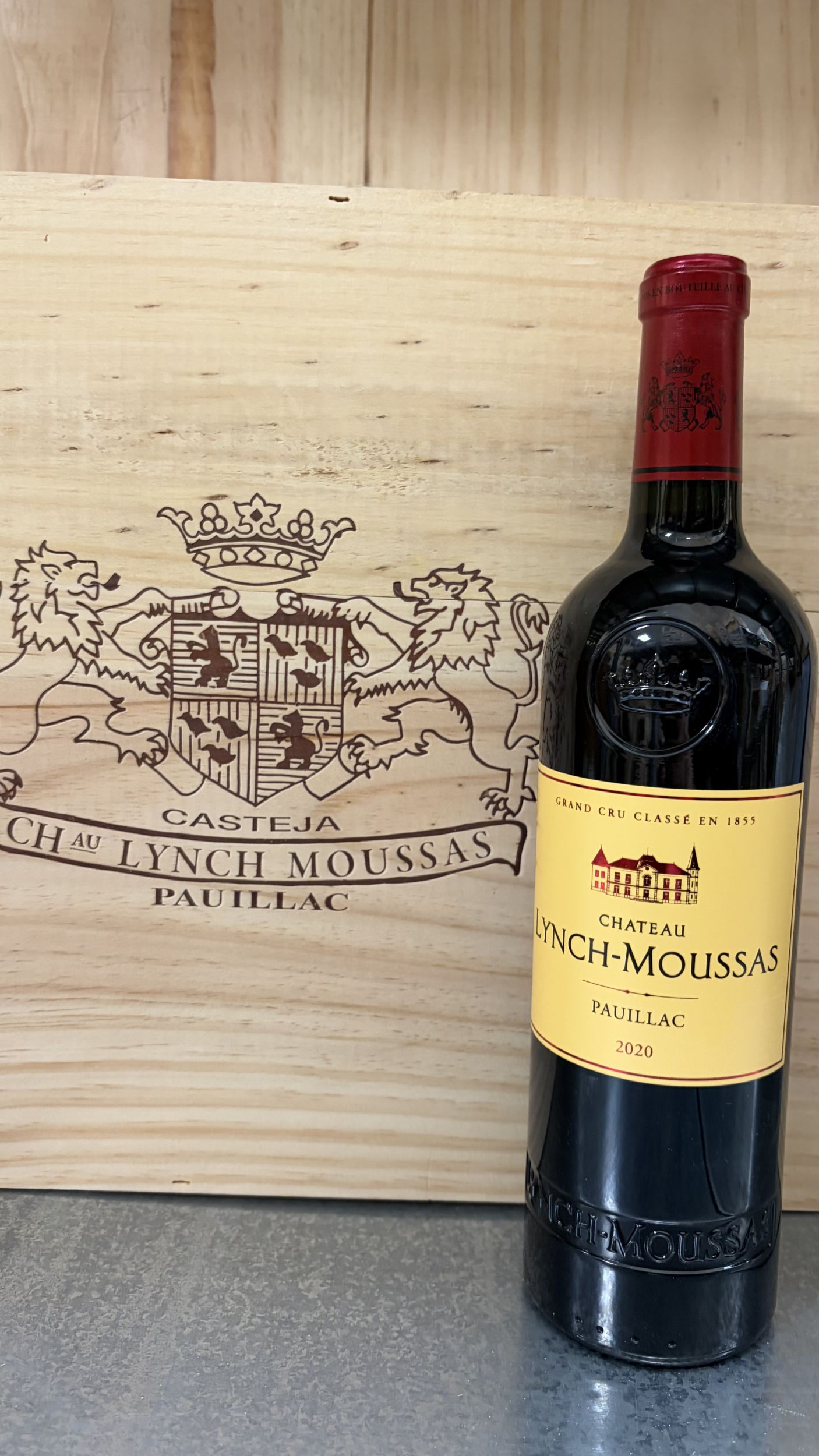 1  bouteille  PETRUS,:  | H&ocirc;tel Des Ventes de Monte-Carlo