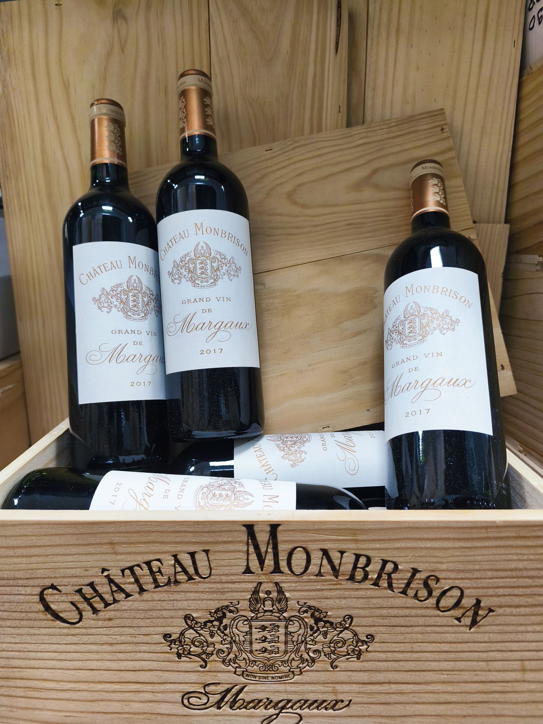 1  bouteille  PETRUS,:  | H&ocirc;tel Des Ventes de Monte-Carlo