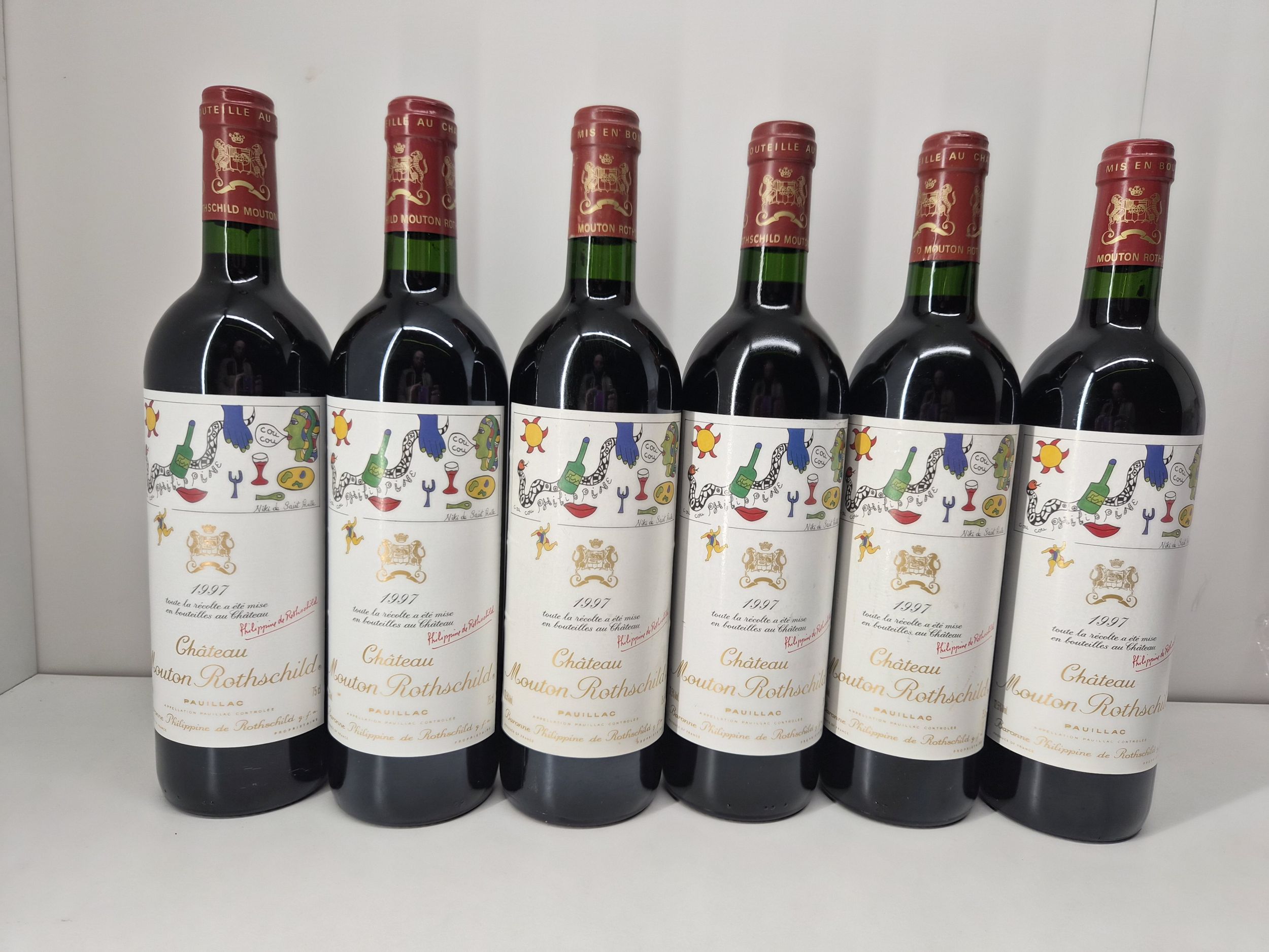1  bouteille  PETRUS,:  | H&ocirc;tel Des Ventes de Monte-Carlo