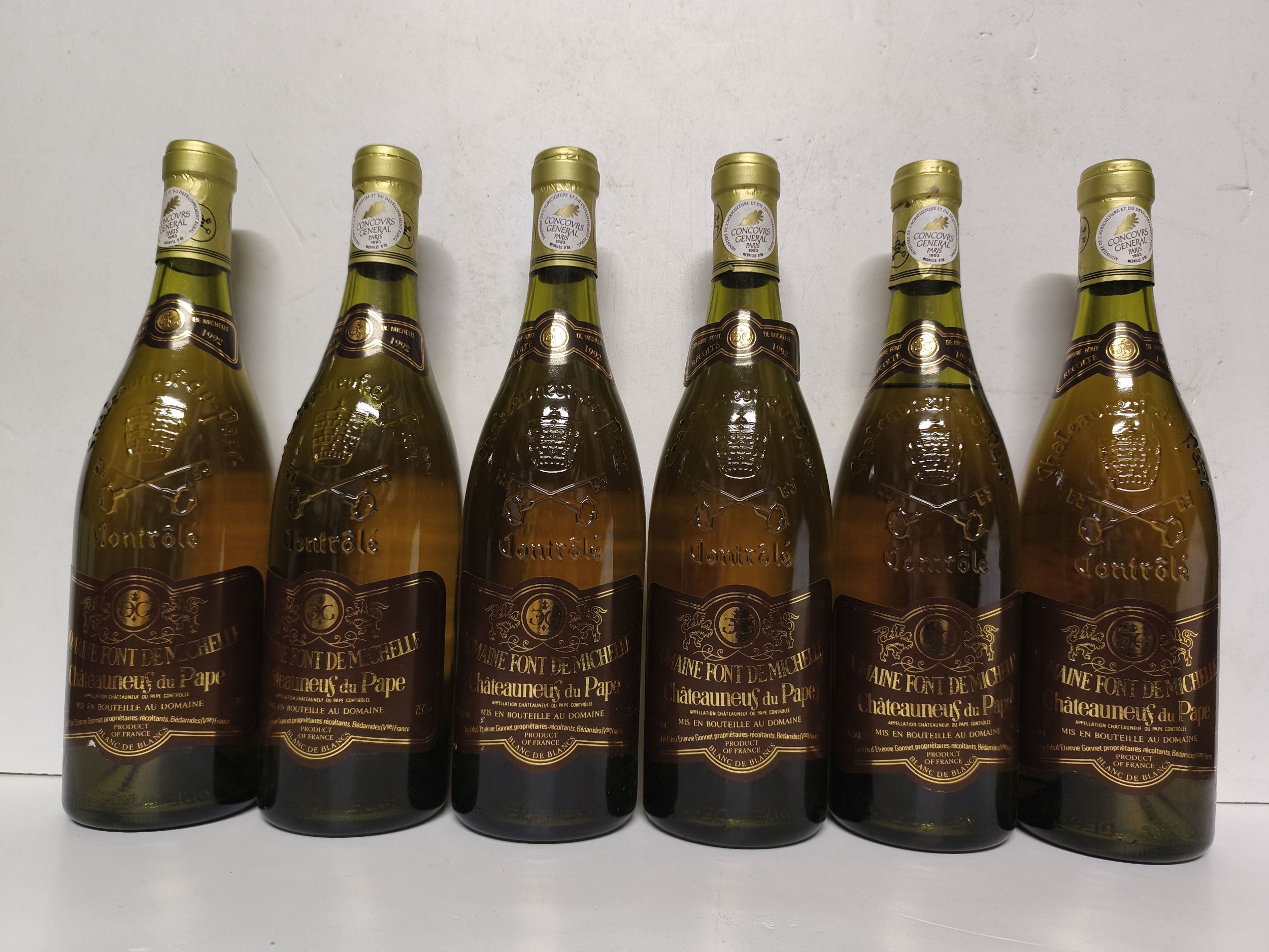 2 bouteilles BLANCS DIVERS :  | H&ocirc;tel Des Ventes de Monte-Carlo