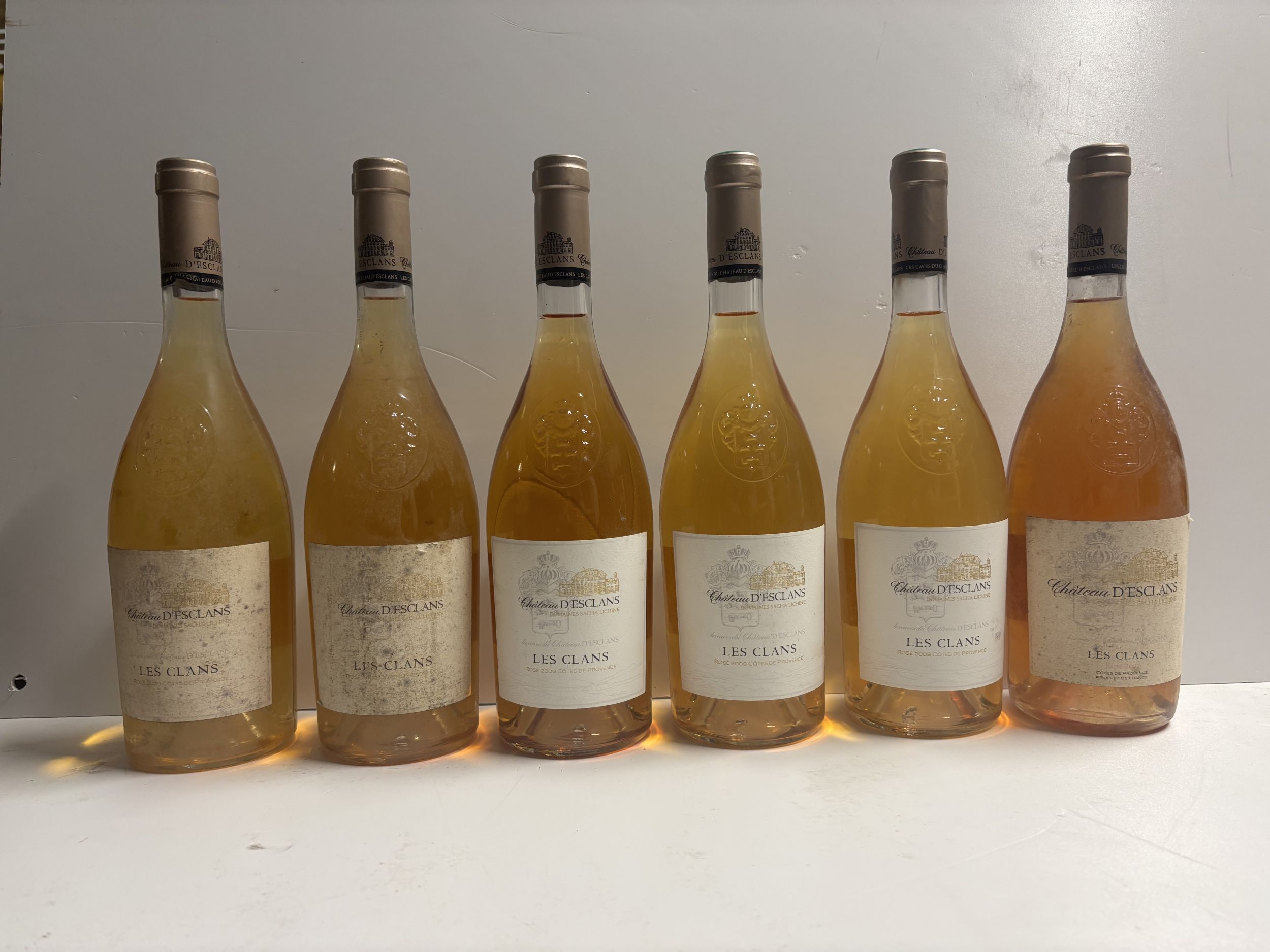 2 bouteilles BLANCS DIVERS :  | H&ocirc;tel Des Ventes de Monte-Carlo