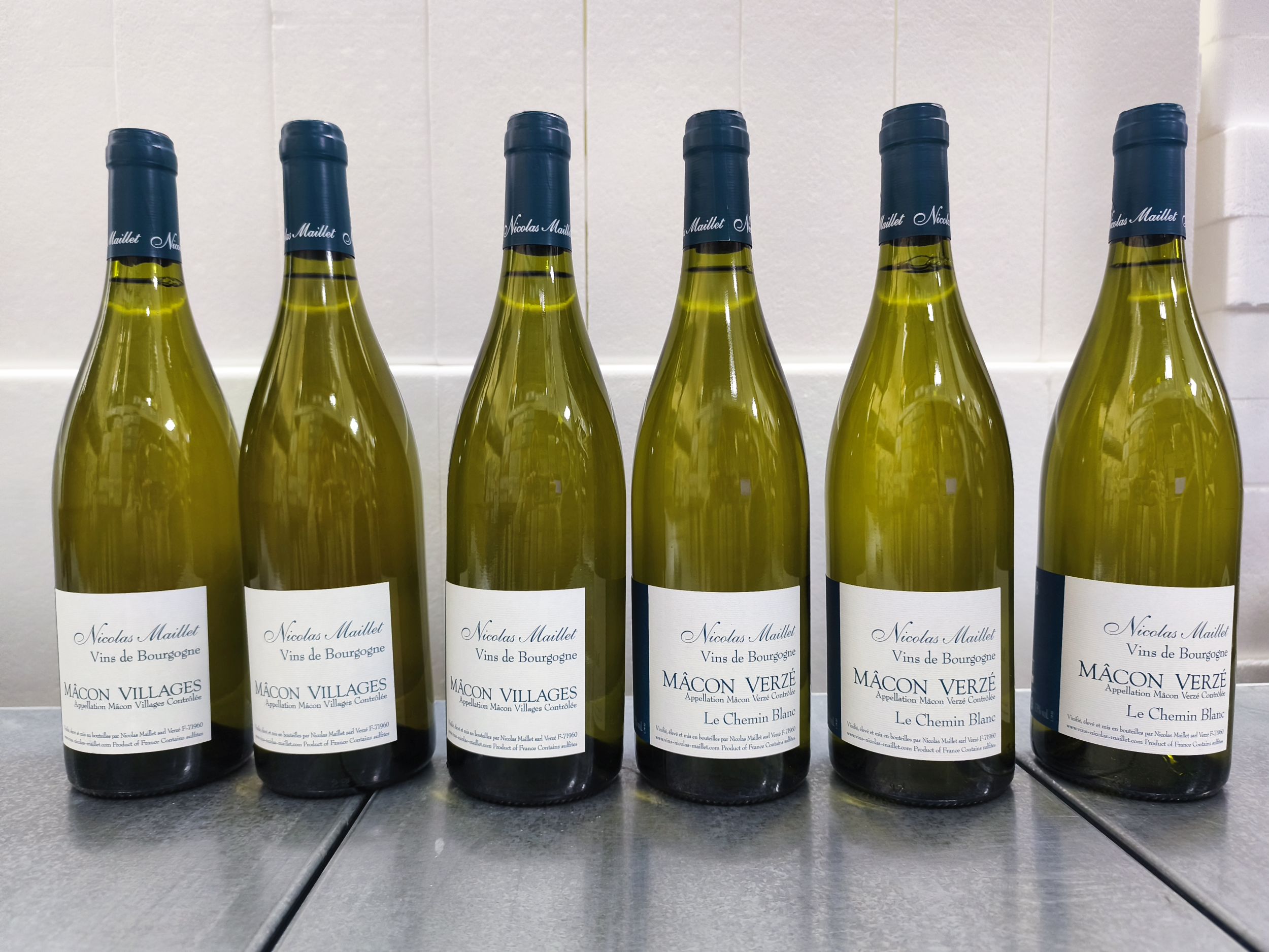 4 bouteilles BOURGOGNE:  | H&ocirc;tel Des Ventes de Monte-Carlo