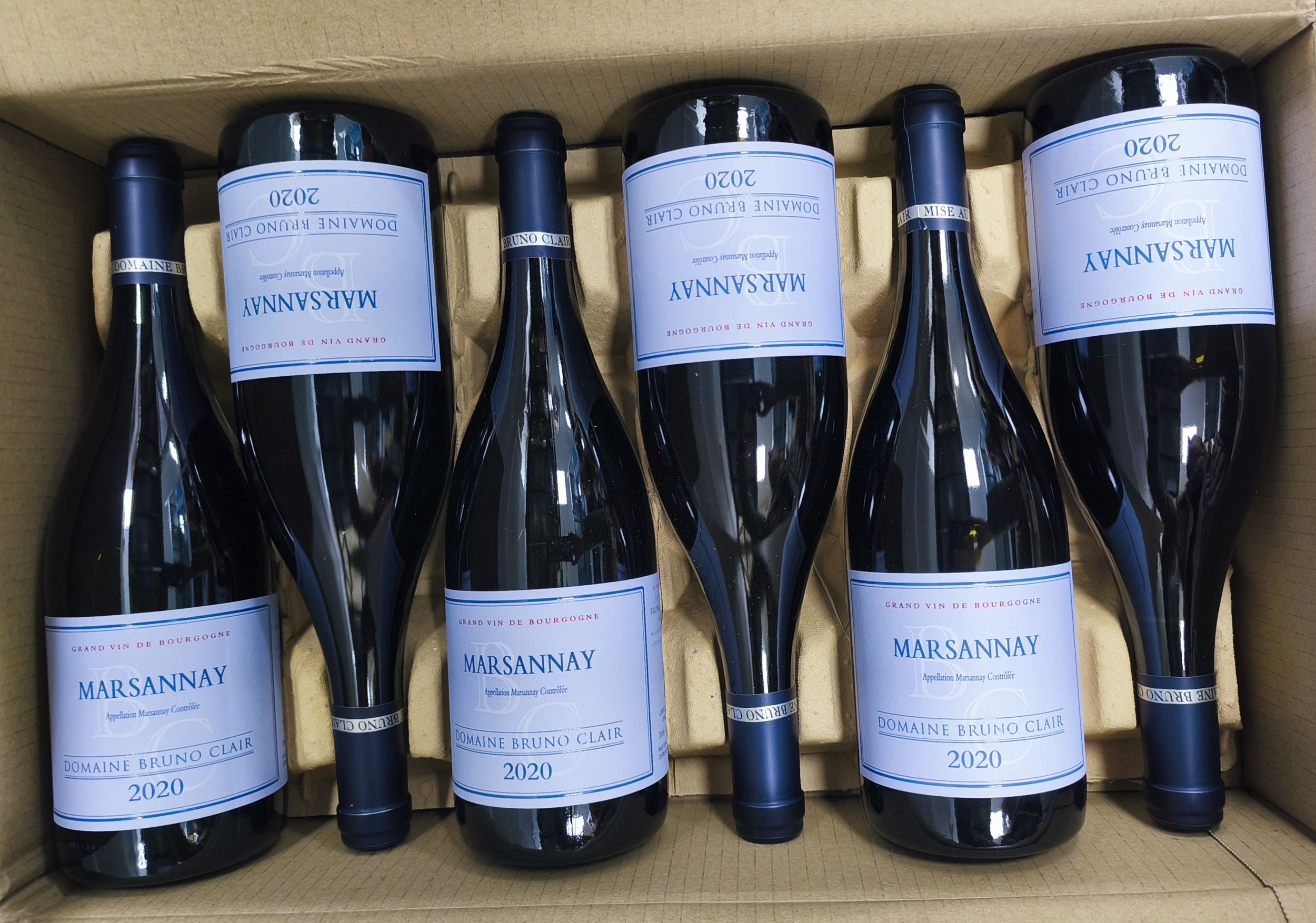4 bouteilles BOURGOGNE:  | H&ocirc;tel Des Ventes de Monte-Carlo