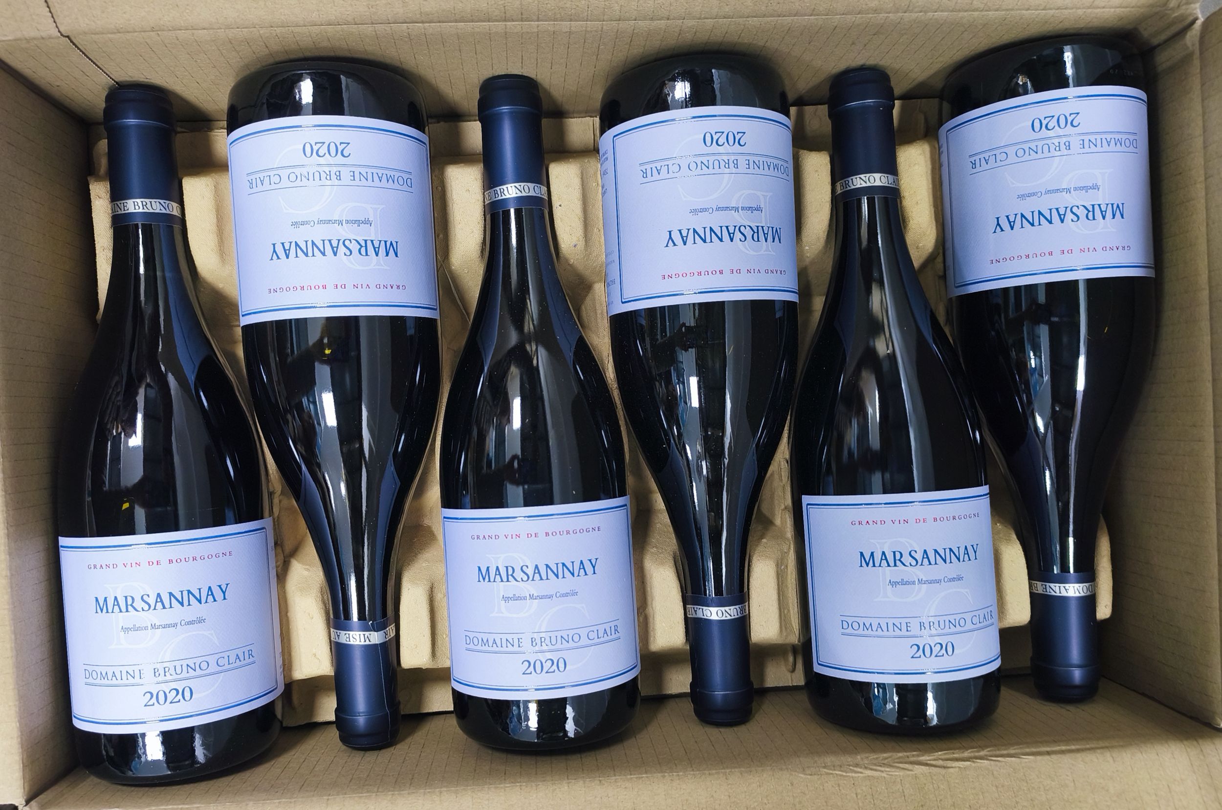 4 bouteilles BOURGOGNE:  | H&ocirc;tel Des Ventes de Monte-Carlo