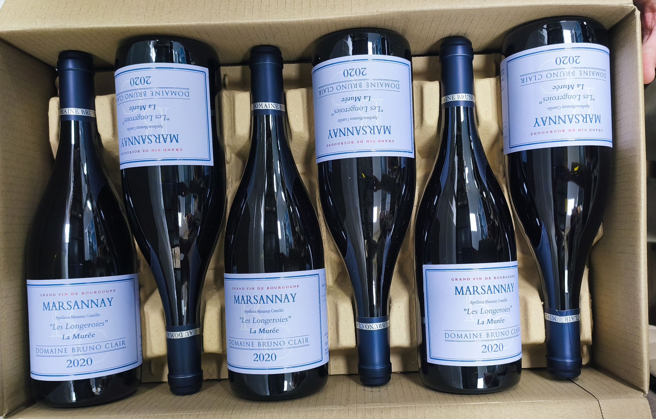 4 bouteilles BOURGOGNE:  | H&ocirc;tel Des Ventes de Monte-Carlo