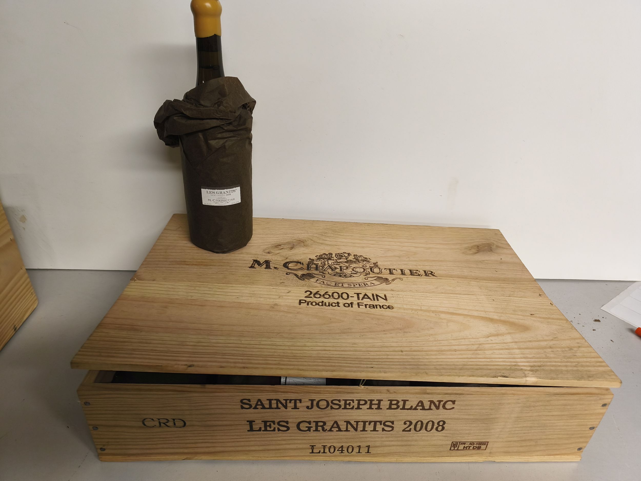 2 bouteilles BLANCS DIVERS :  | H&ocirc;tel Des Ventes de Monte-Carlo