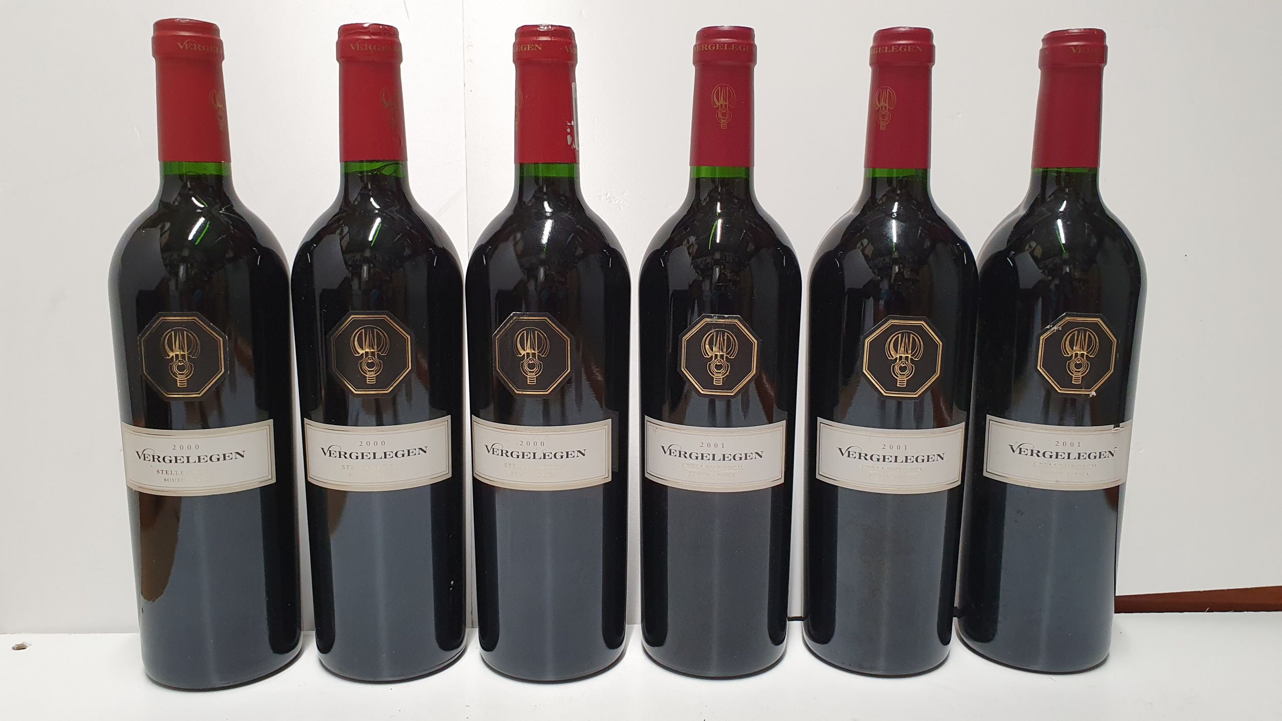 6 bouteilles CHAMPAGNE :  | H&ocirc;tel Des Ventes de Monte-Carlo
