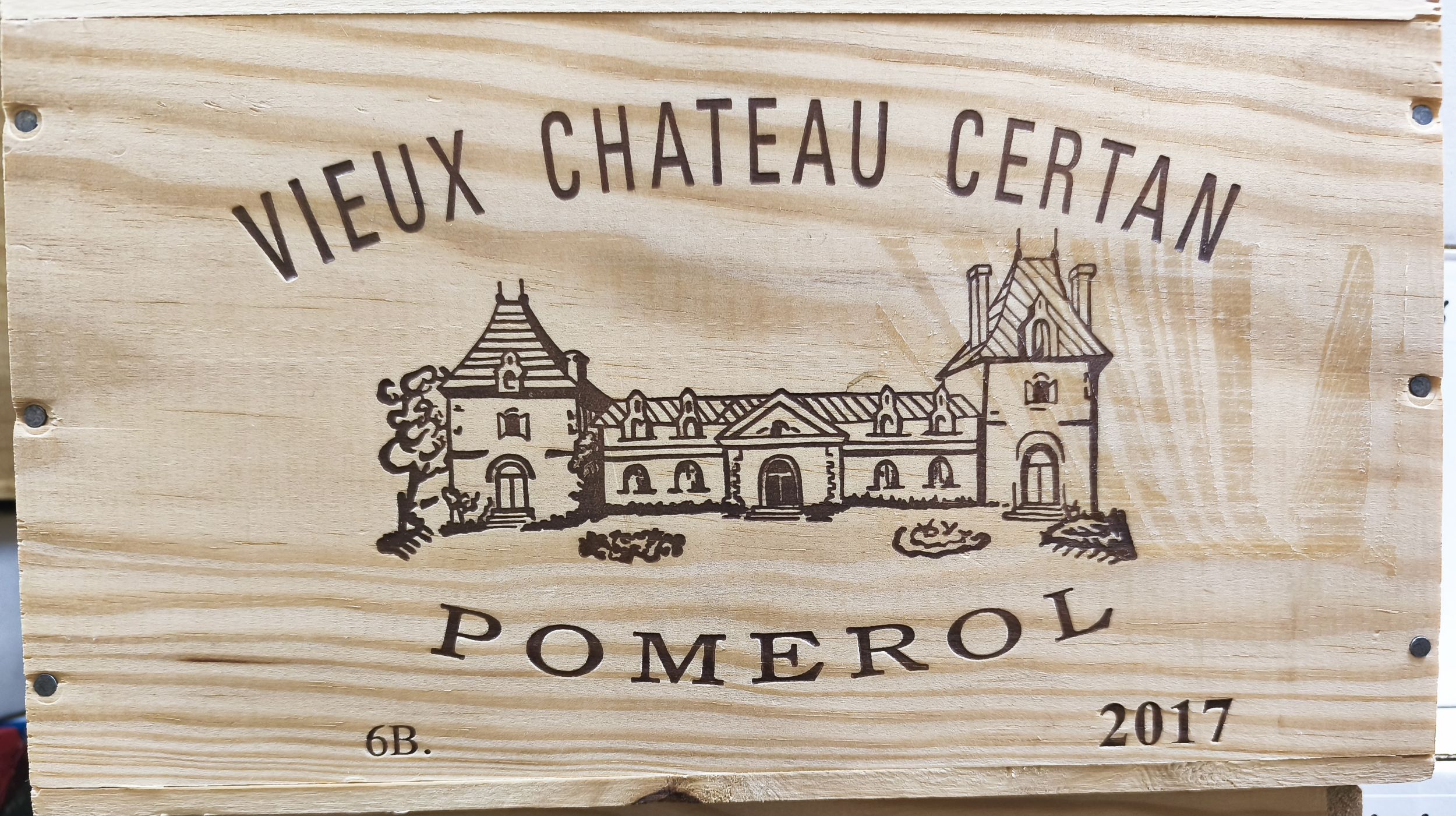1  bouteille  PETRUS,:  | H&ocirc;tel Des Ventes de Monte-Carlo