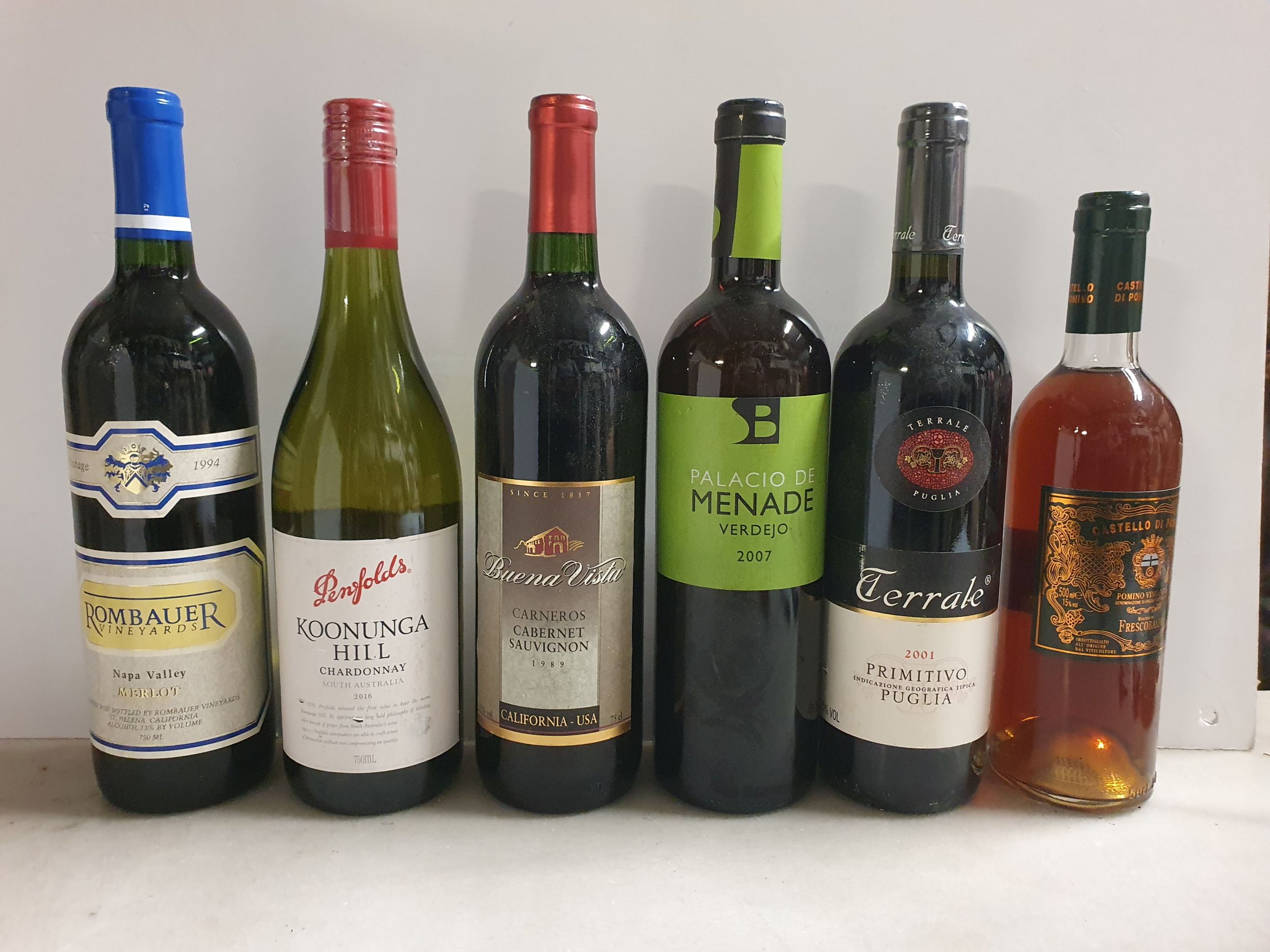 6 bouteilles  VINS DU MONDE 