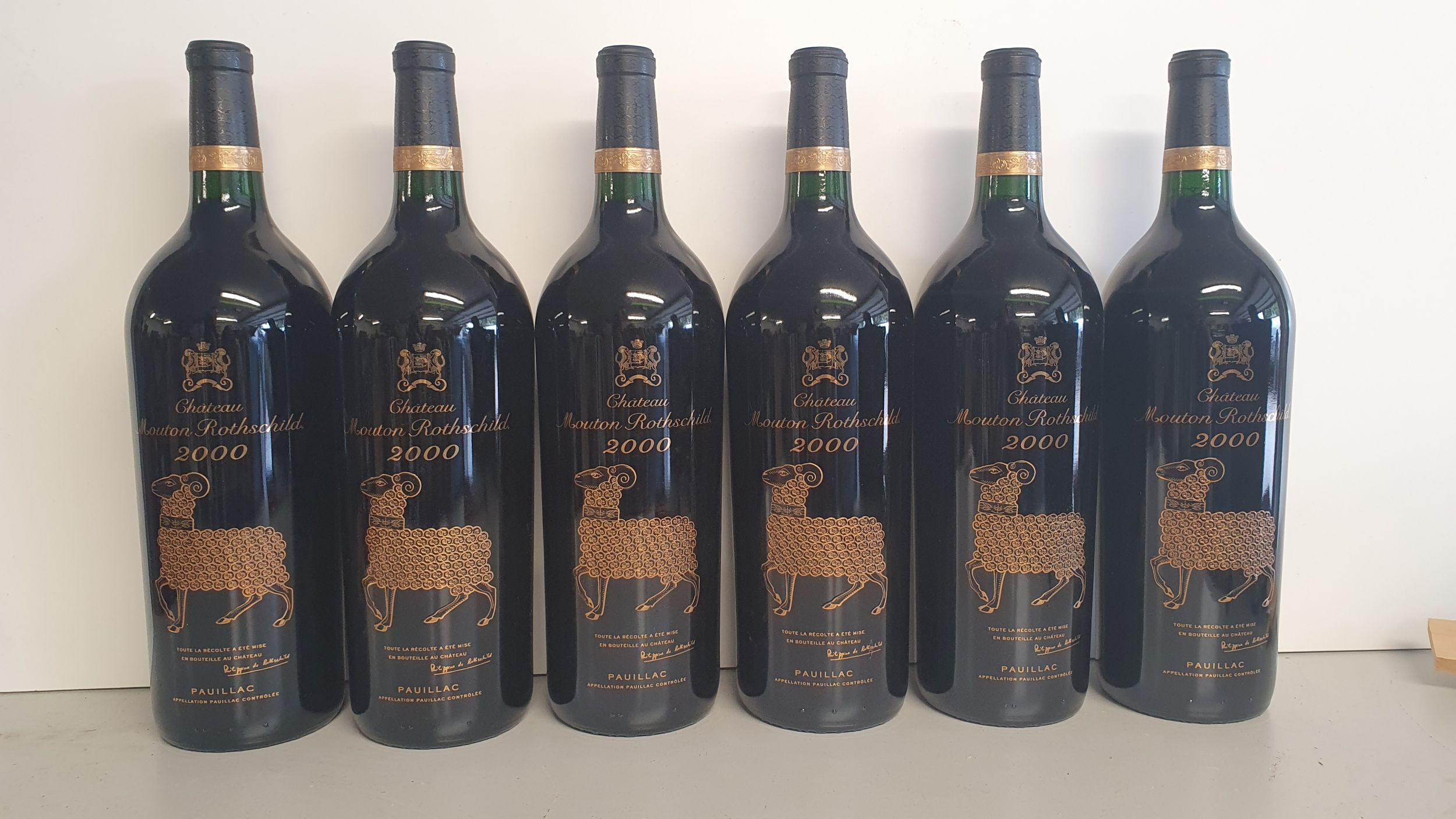 3 bouteilles  BAROLO :  | H&ocirc;tel Des Ventes de Monte-Carlo