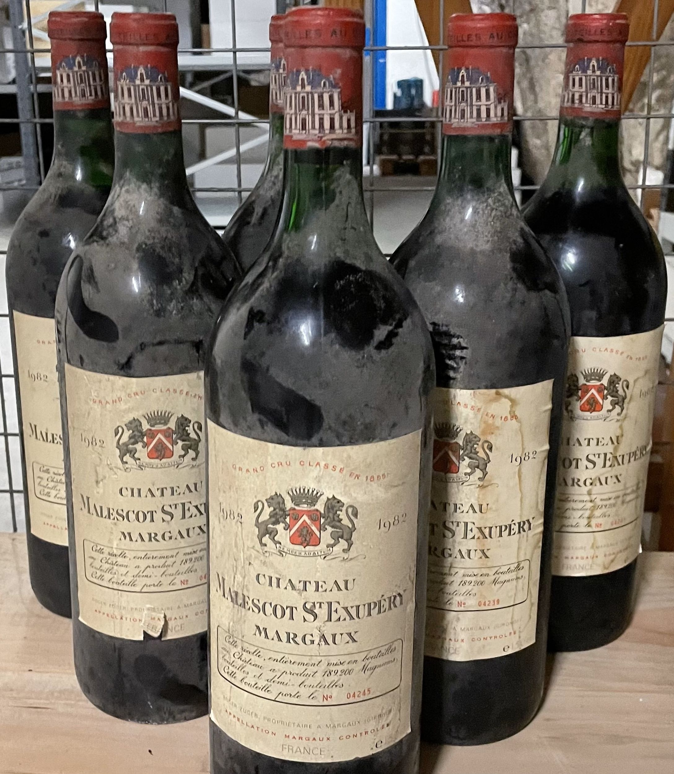 6 bouteilles CHAMPAGNE :  | H&ocirc;tel Des Ventes de Monte-Carlo