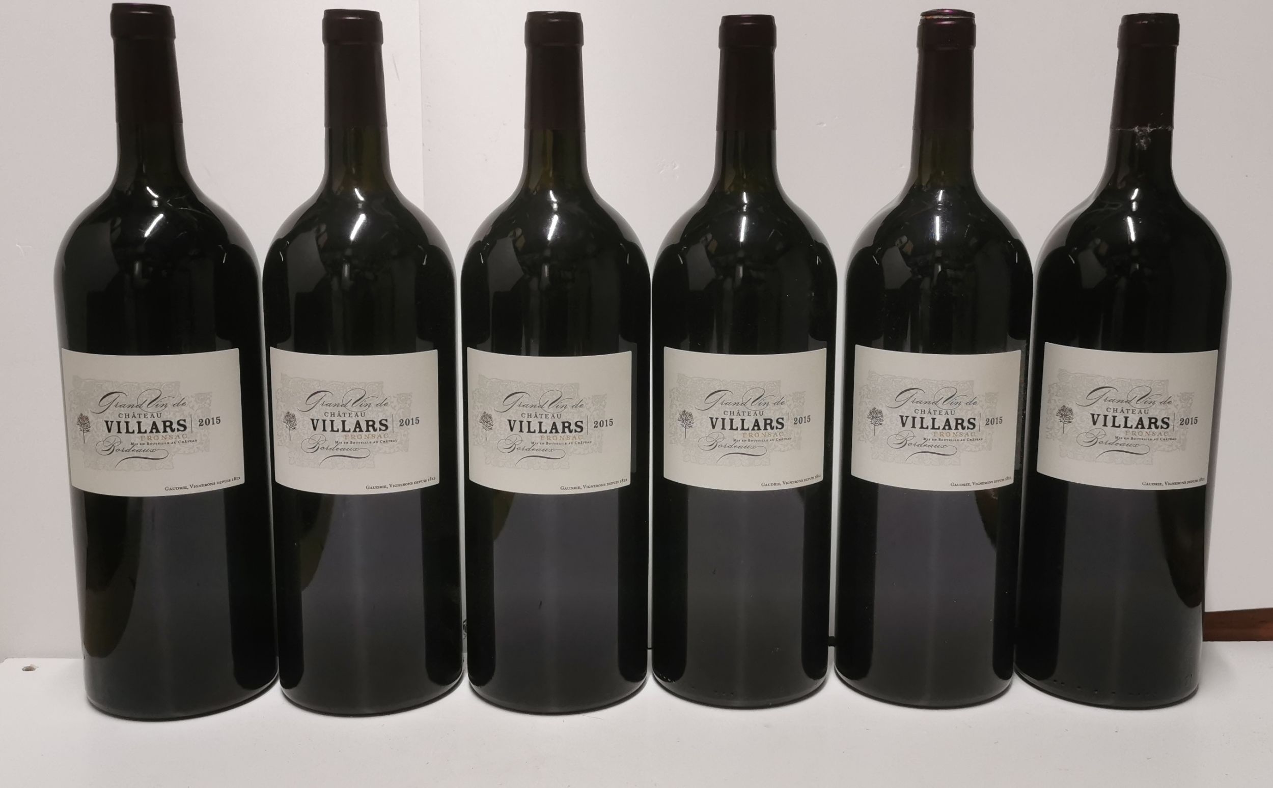 6 bouteilles CHAMPAGNE :  | H&ocirc;tel Des Ventes de Monte-Carlo
