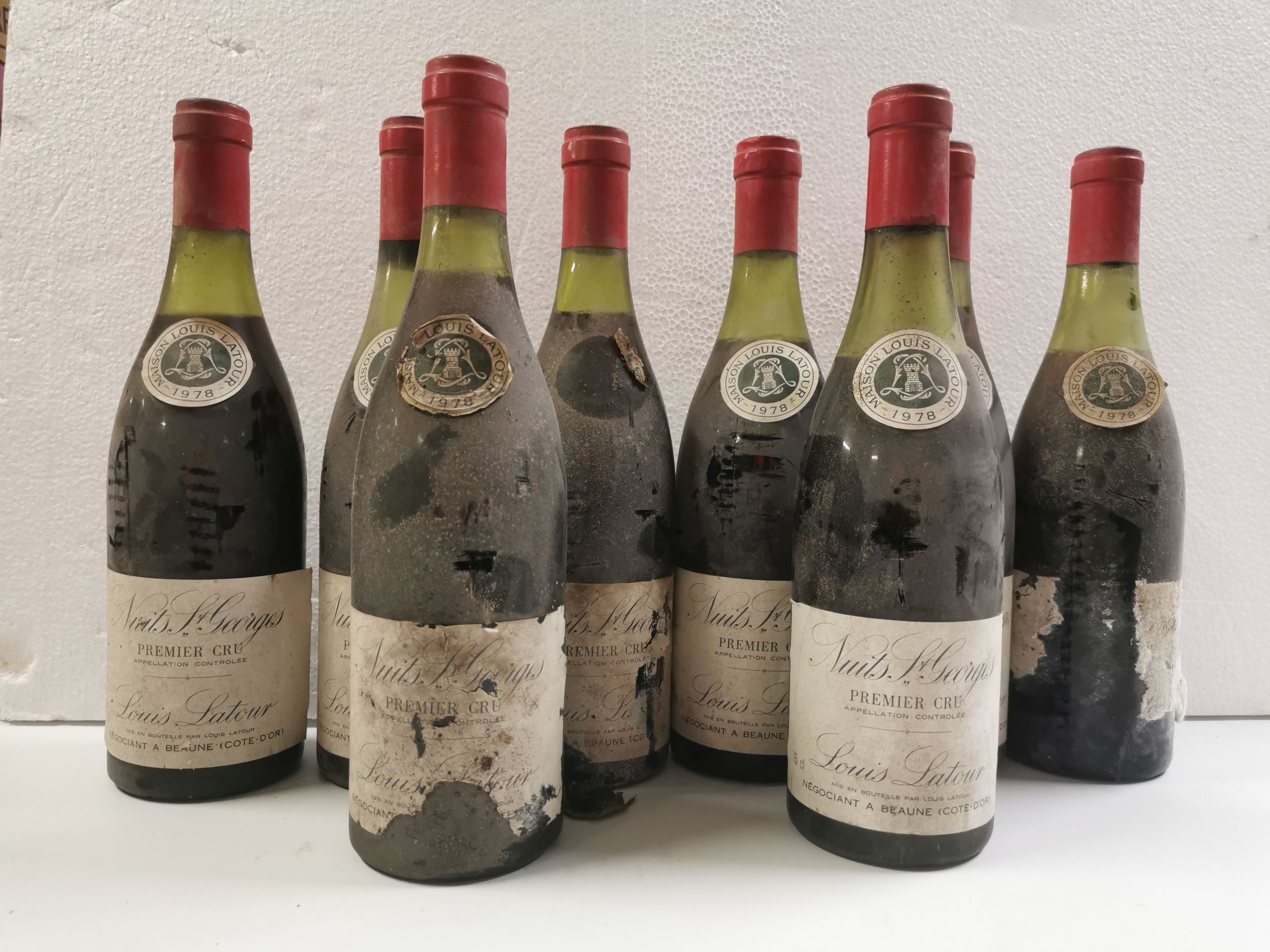 4 bouteilles :  | H&ocirc;tel Des Ventes de Monte-Carlo