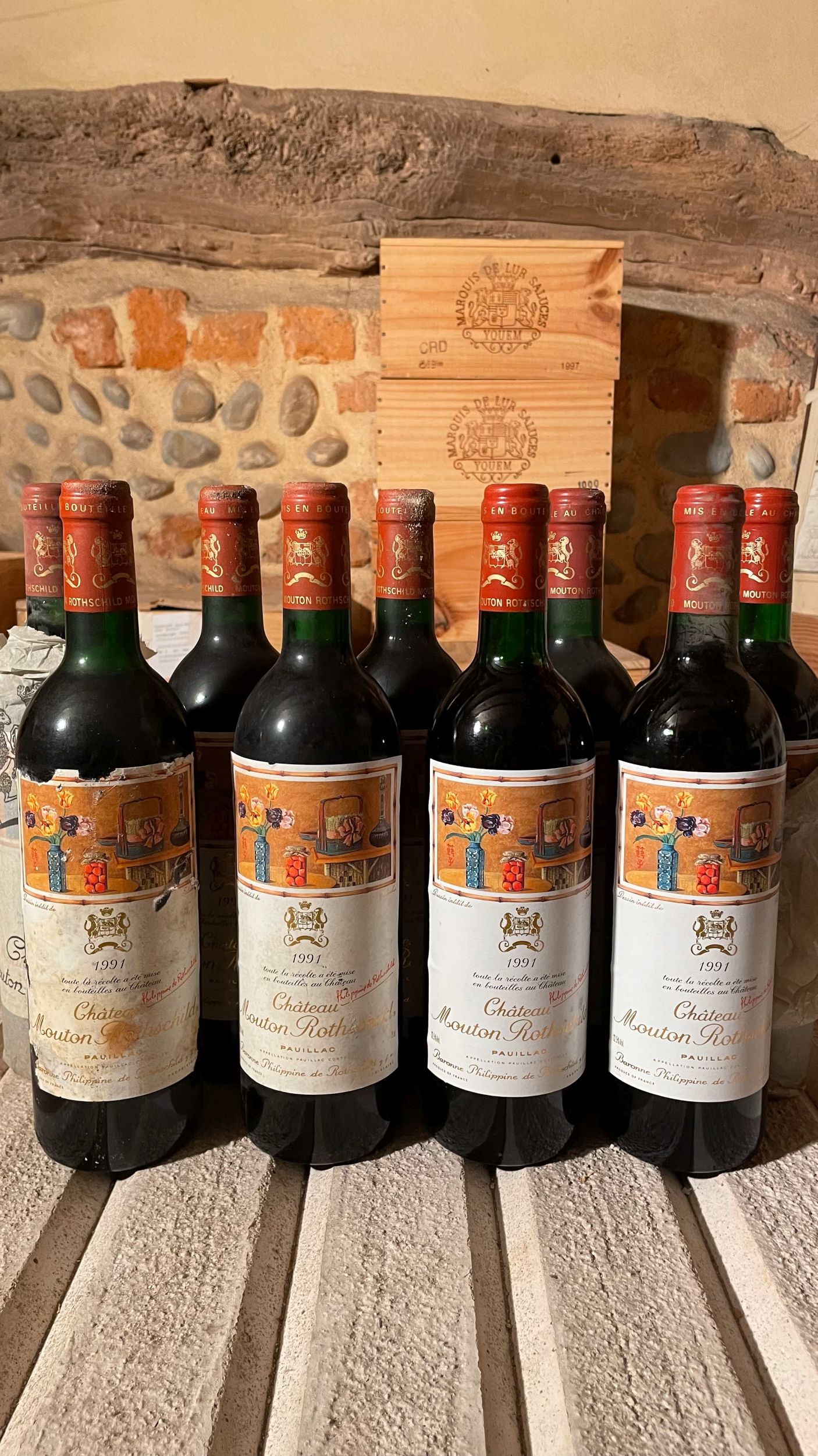 4 bouteilles :  | H&ocirc;tel Des Ventes de Monte-Carlo